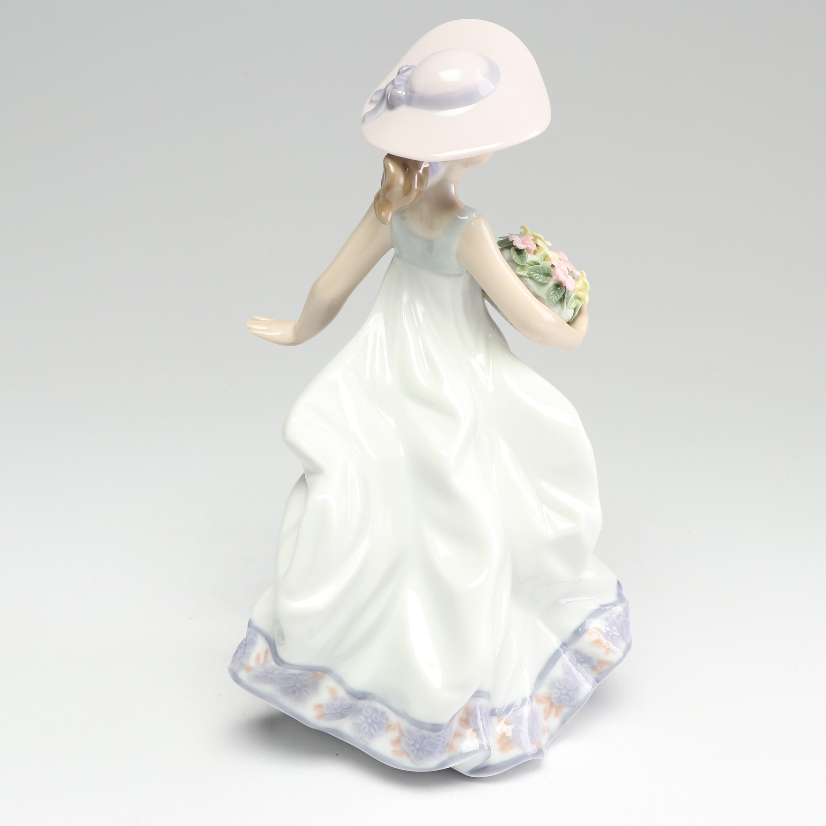 Lladró "Carefree" Porcelain Figurine