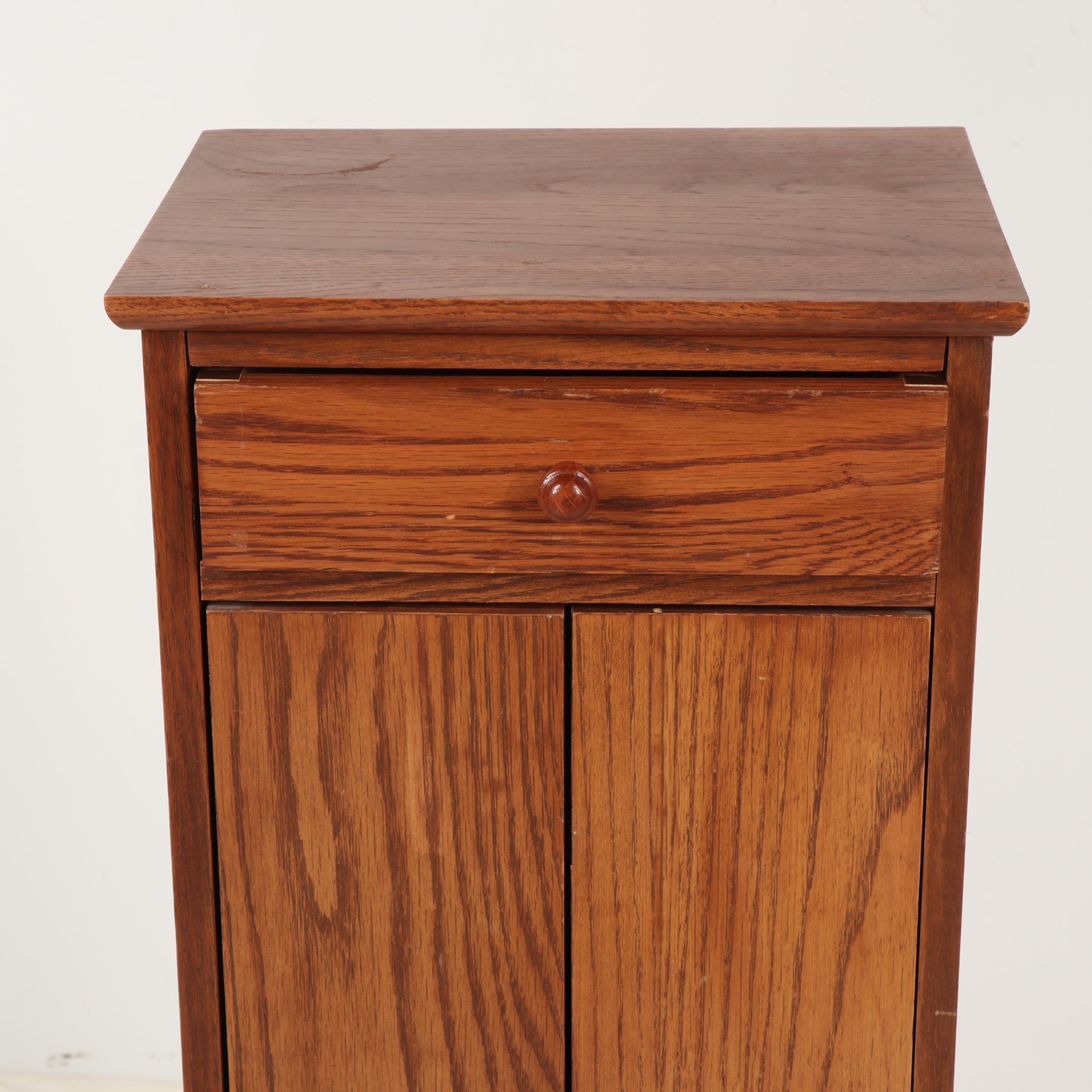 Small Oak Cabinet, Mid to Late 20th Century