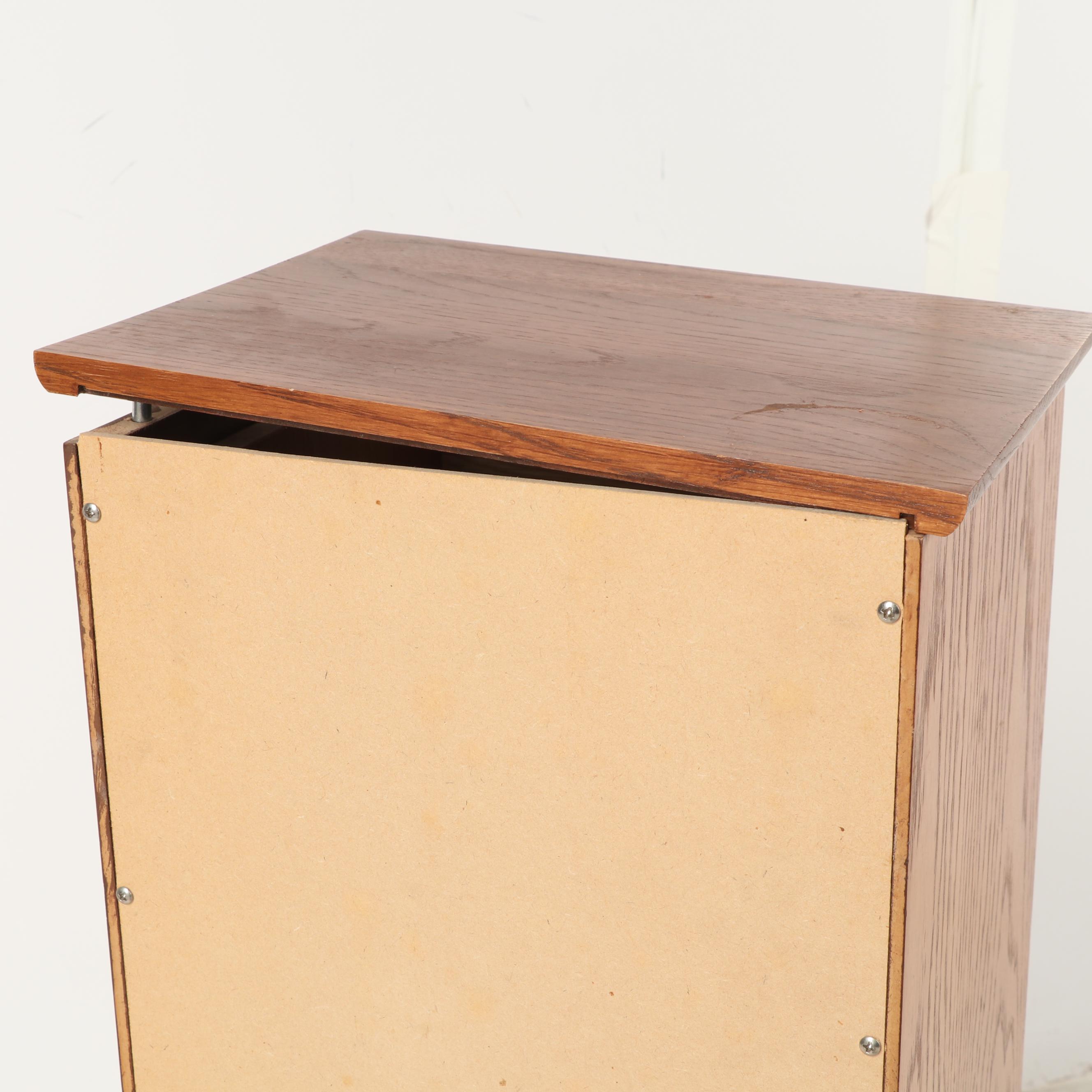 Small Oak Cabinet, Mid to Late 20th Century