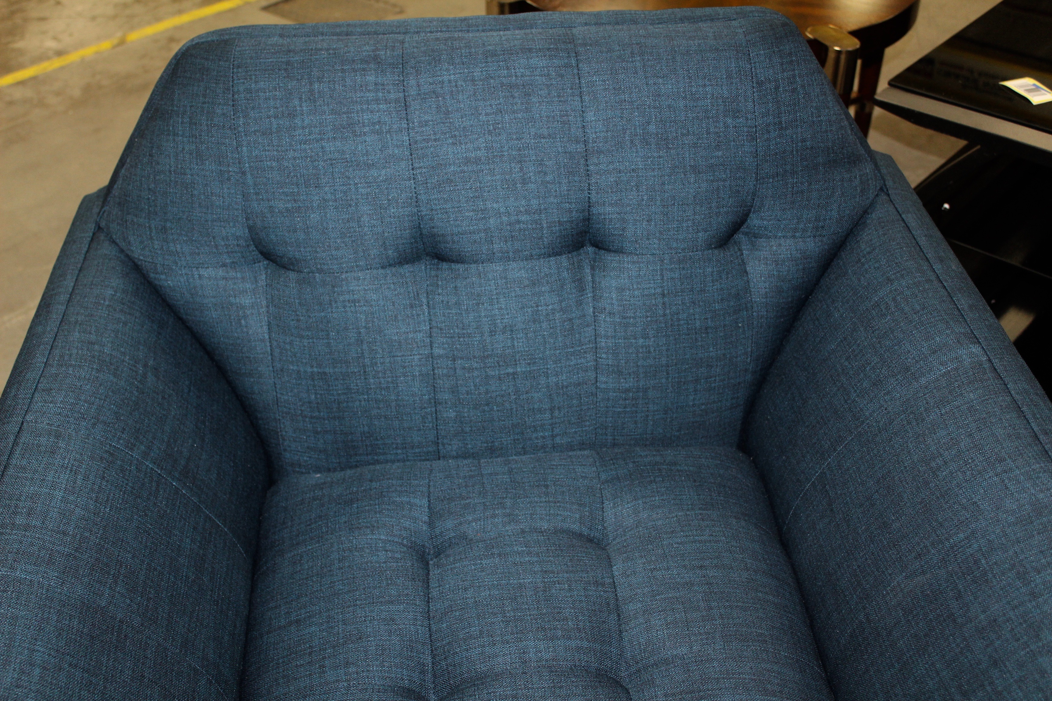 Ink & Ivy Tufted Club Chair, Contemporary