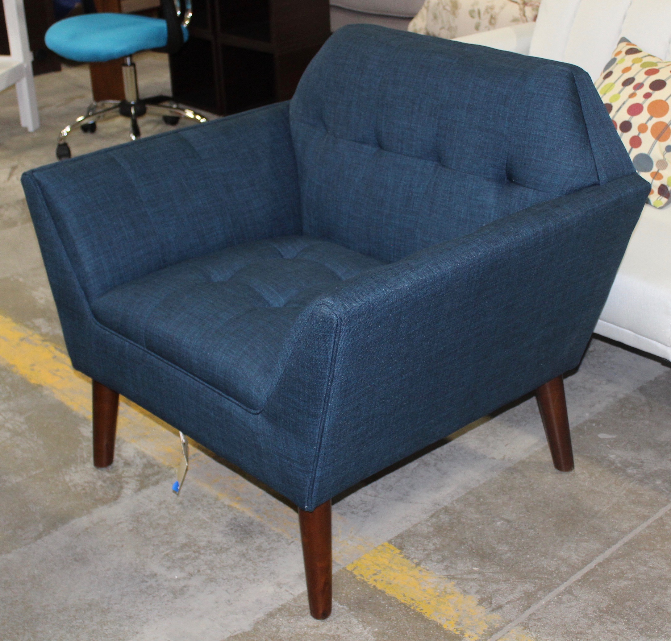 Ink & Ivy Tufted Club Chair, Contemporary