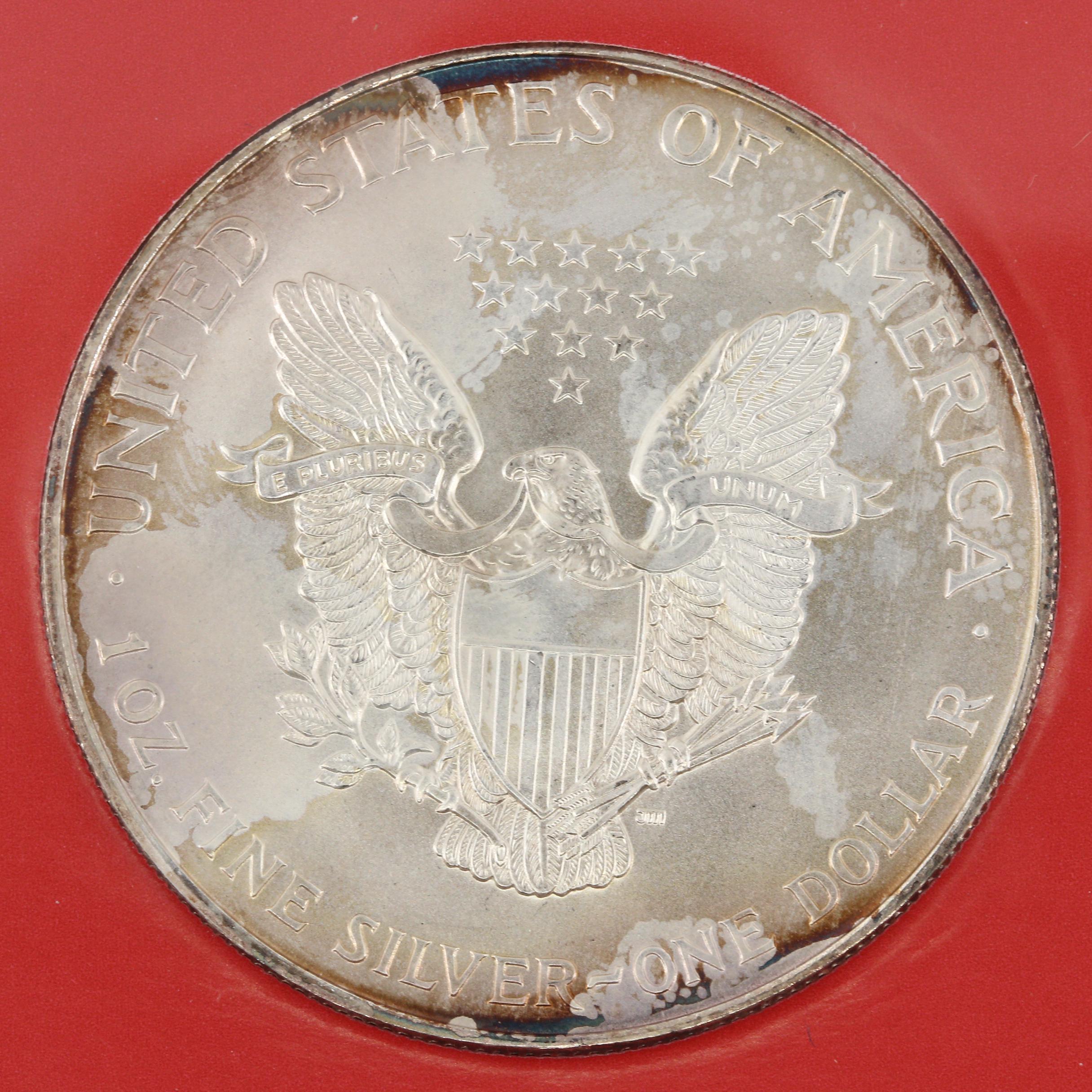 Box Set of Twenty Uncirculated American Silver Eagle Bullion Coins, 1986 to 2005