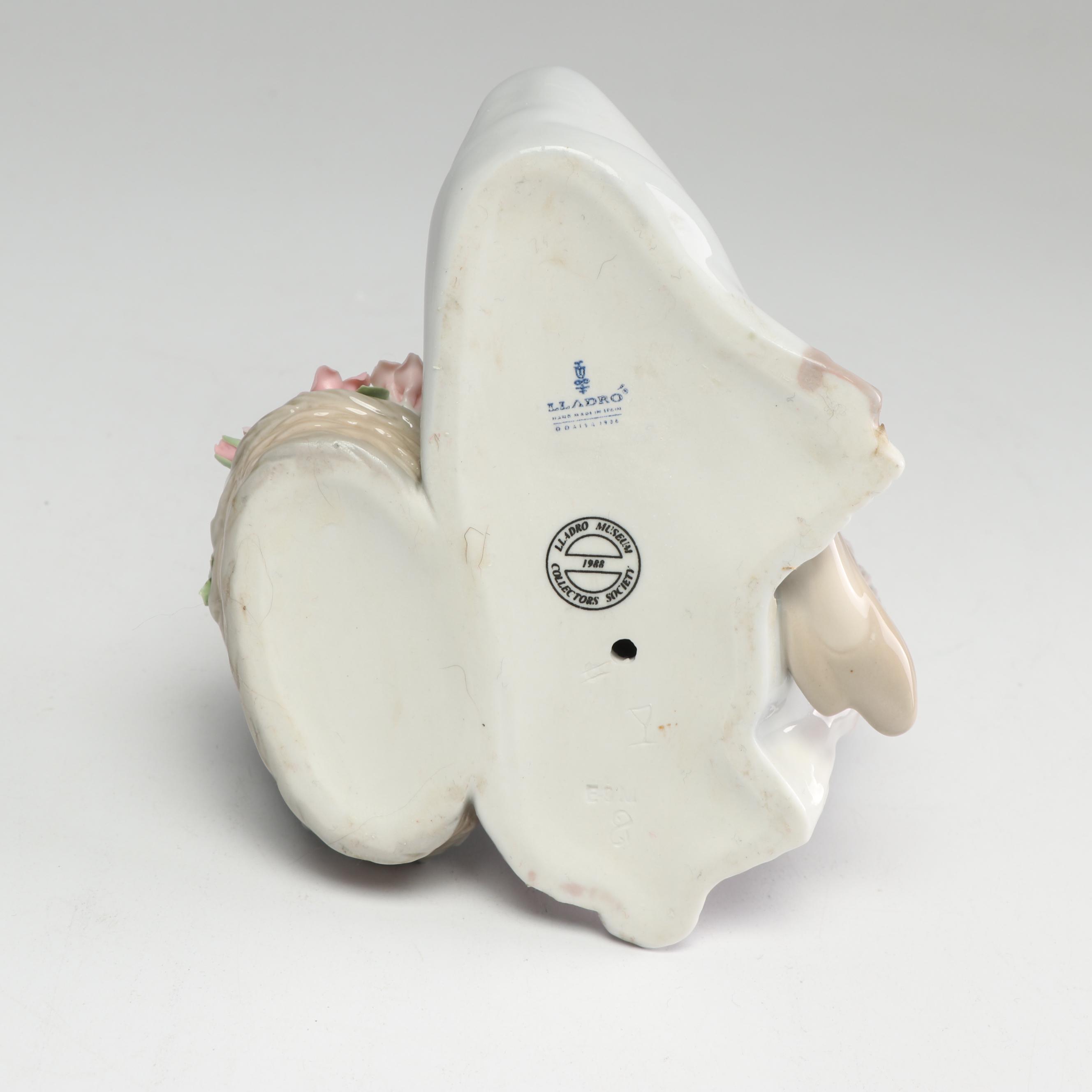 Lladró Collectors Society 1988 "Flower Song" #7607 Porcelain Figurine