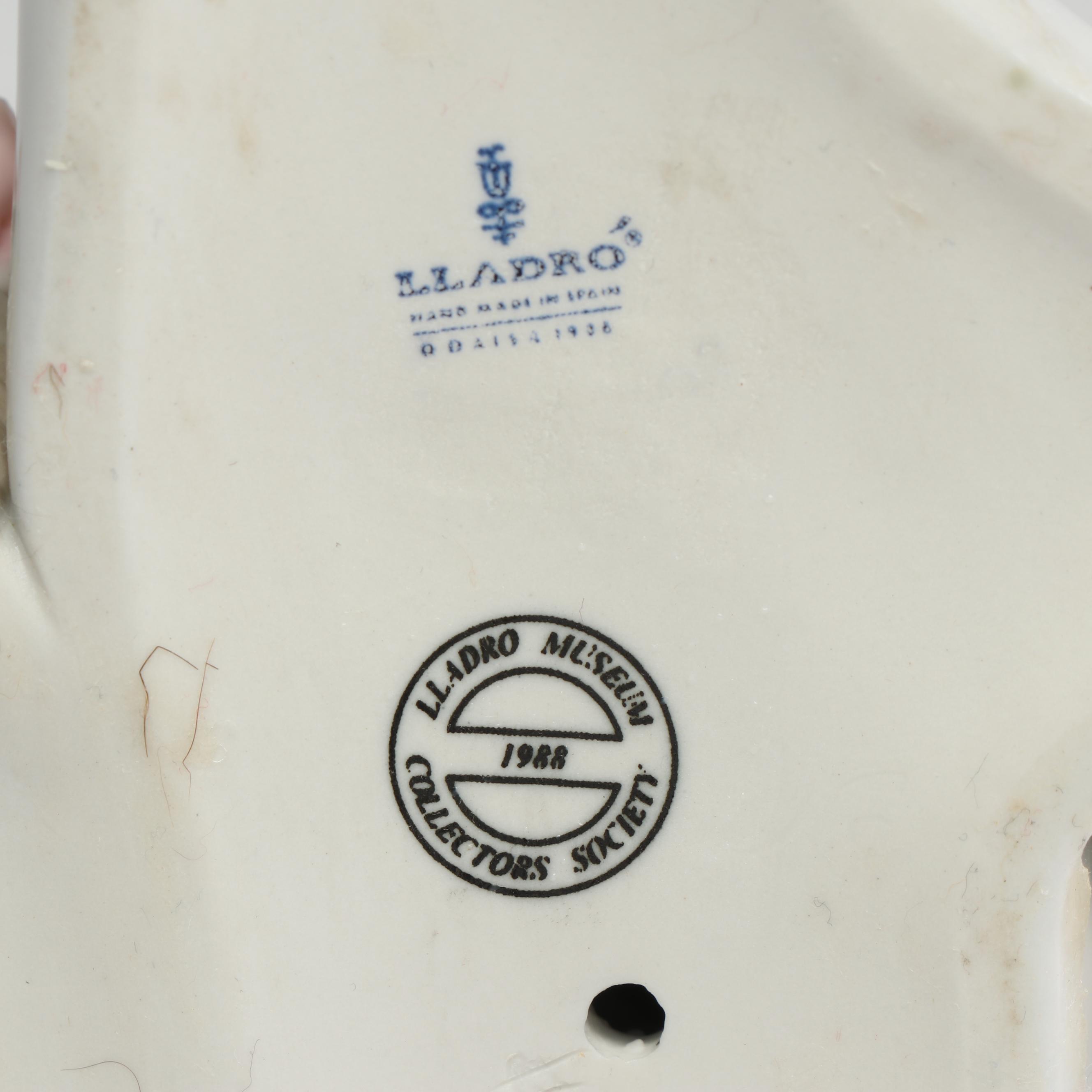 Lladró Collectors Society 1988 "Flower Song" #7607 Porcelain Figurine