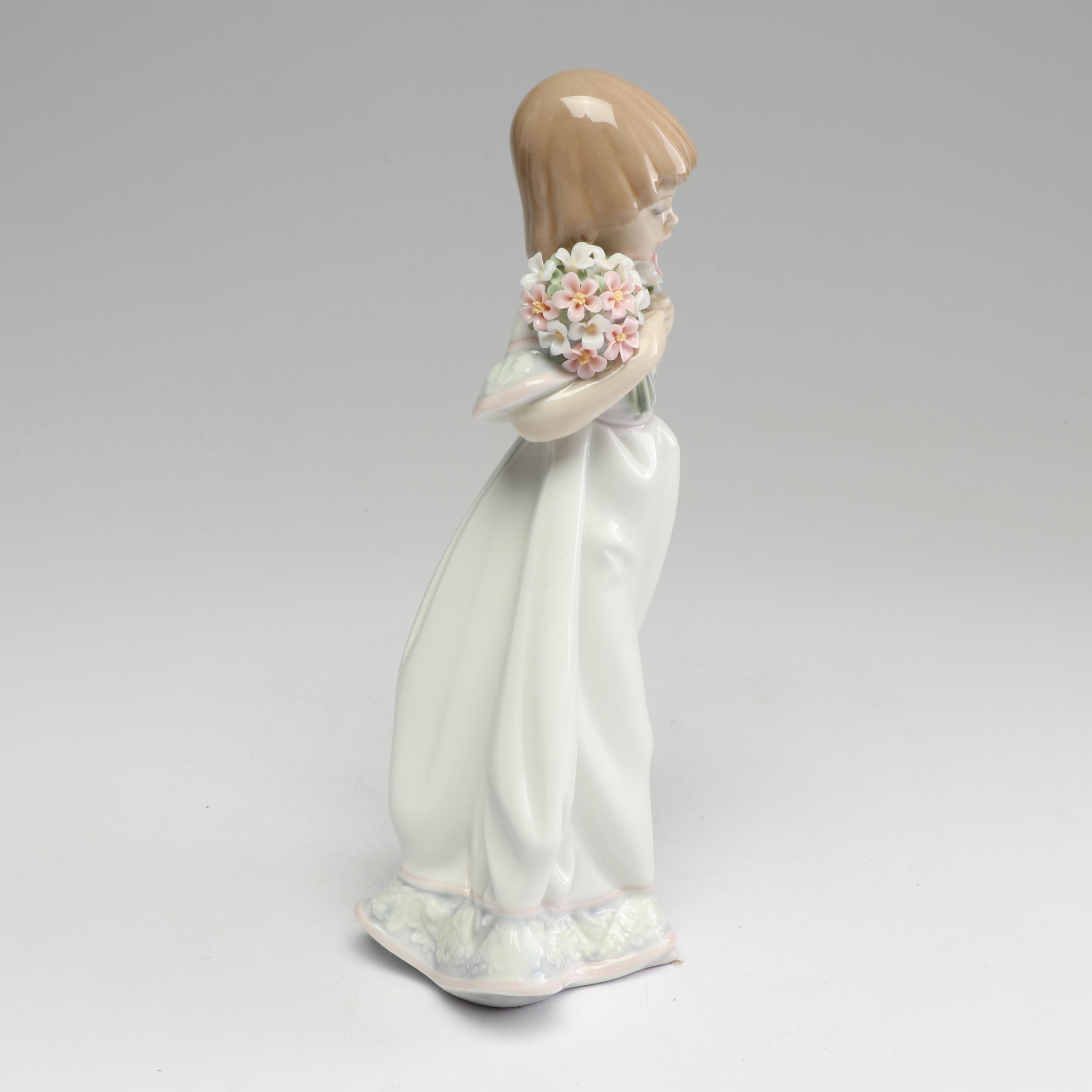 Lladró Collectors Society 1987 "Spring Bouquets" #7603 Porcelain Figurine