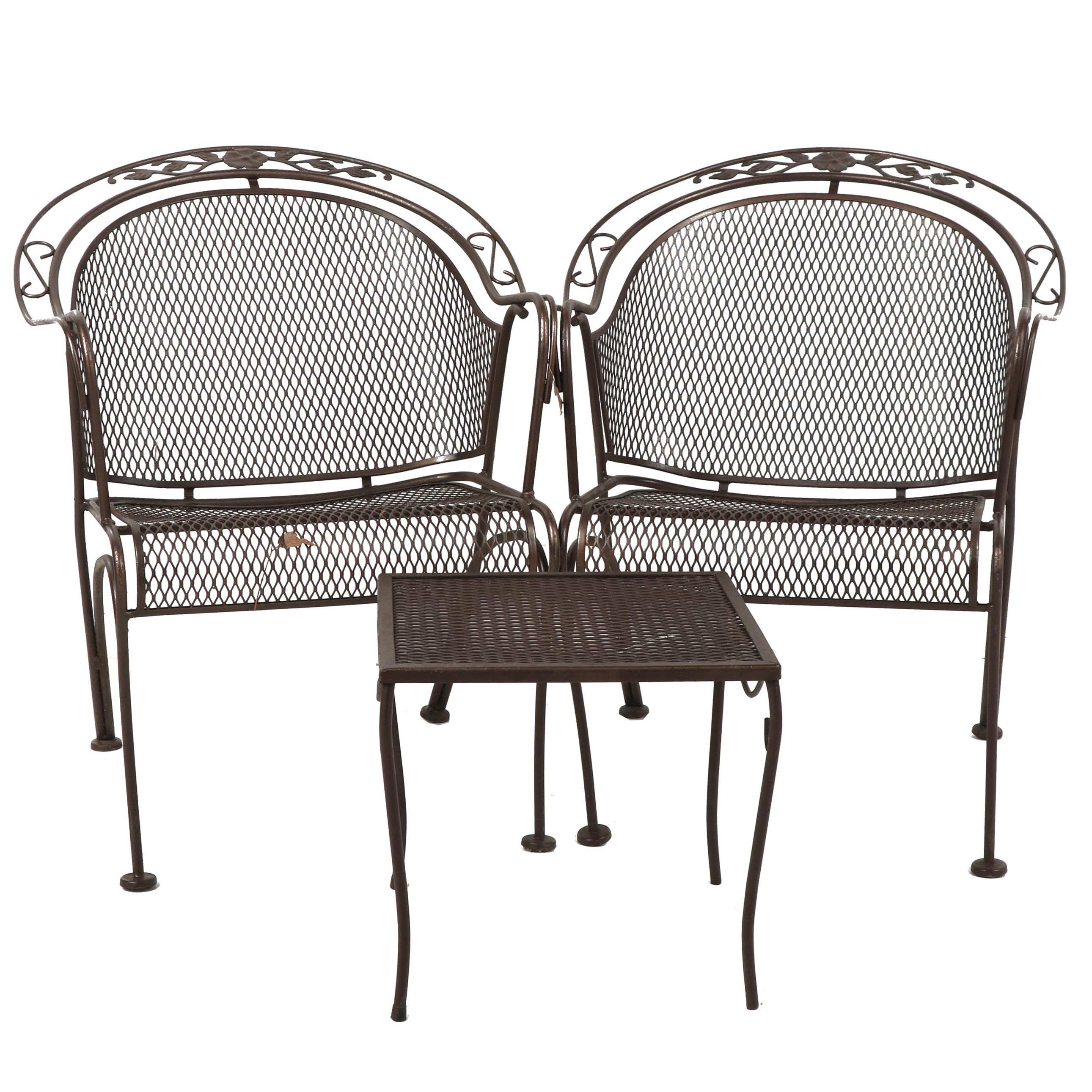Pair of Patio Armchairs with Side Table