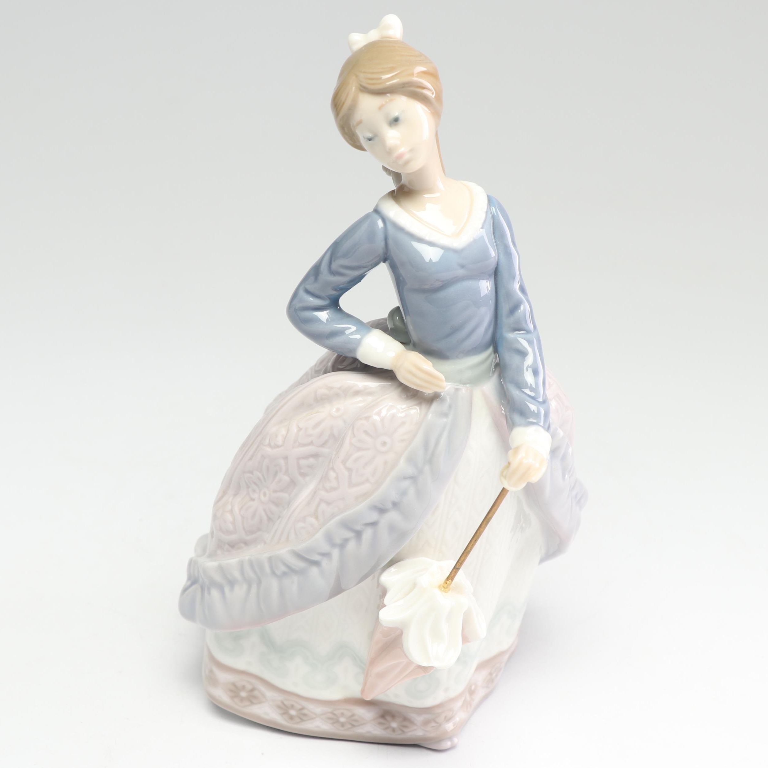 Lladró "Evita" #5212 Porcelain Figurine