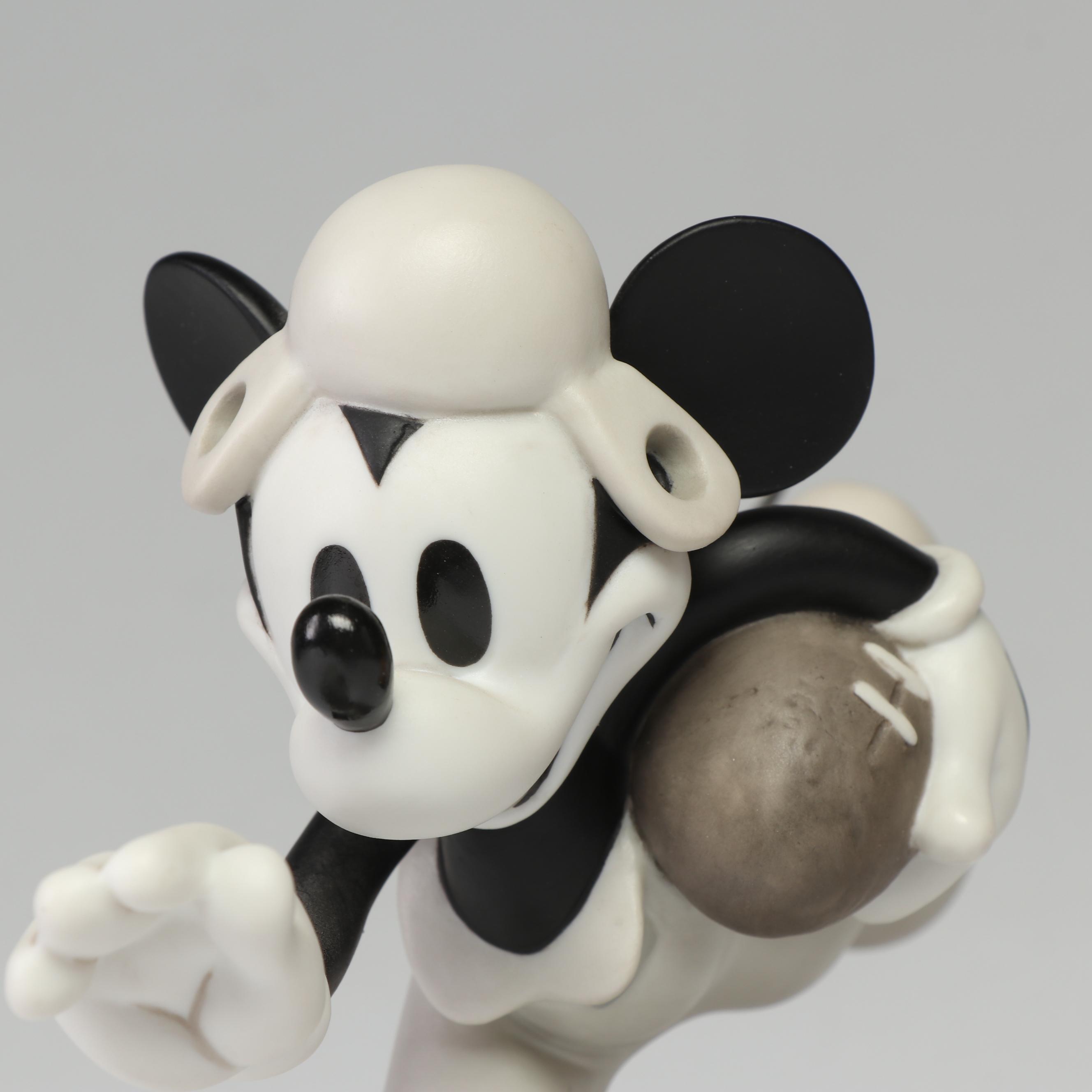 Walt Disney Classics Collection Mickey Mouse and Pluto Porcelain Figurines