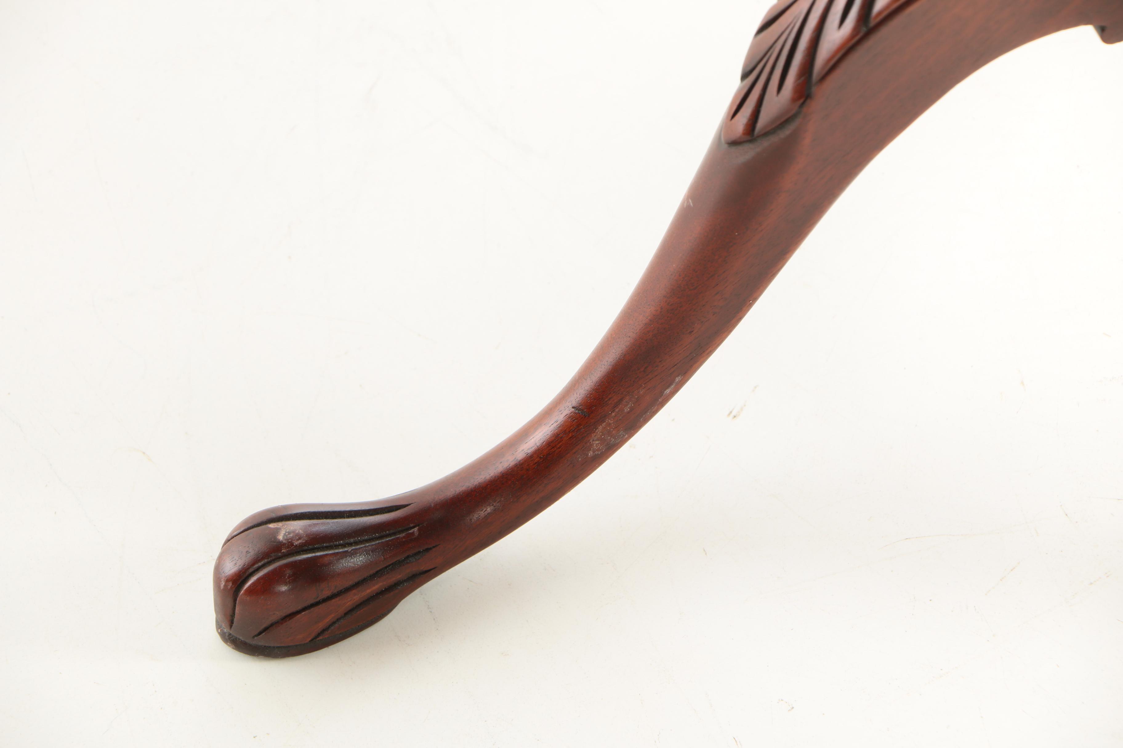 Weiman Furniture Co., George III Style Carved Mahogany Tilt-Top Tripod Table