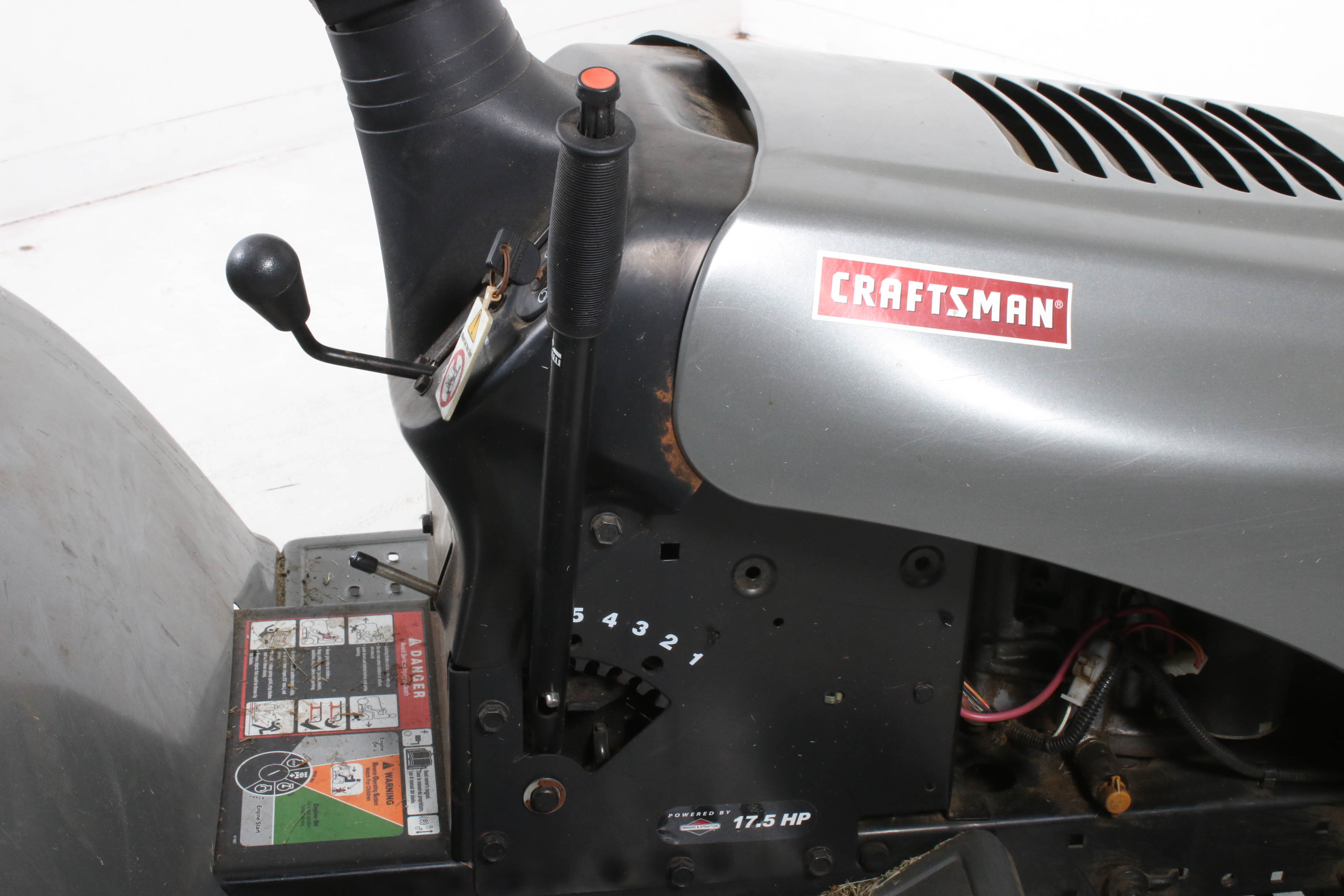 Craftsman LT2000 16.5 HP 42" 6-Speed Transaxle Riding Mower