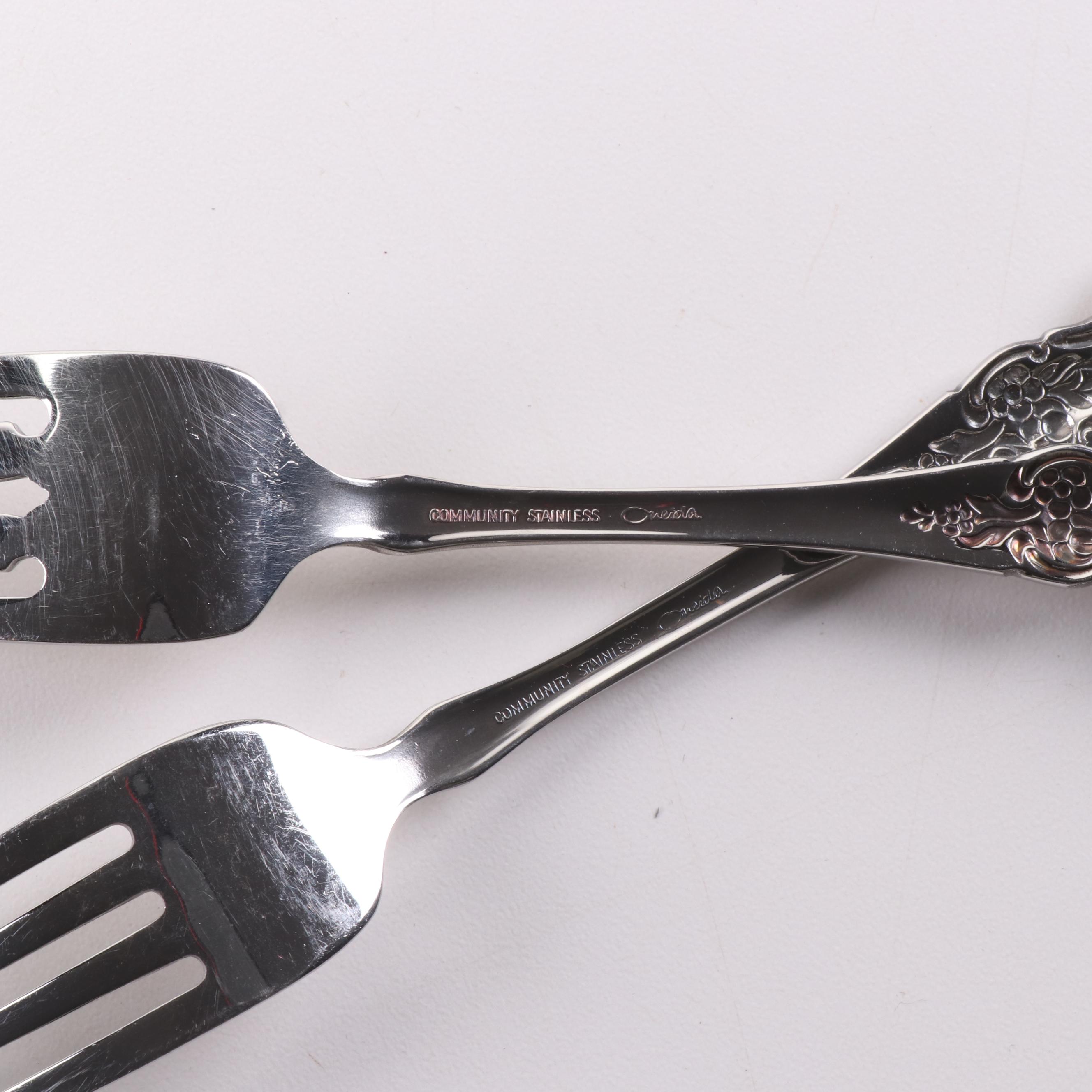 Oneida Community Stainless Flatware Set