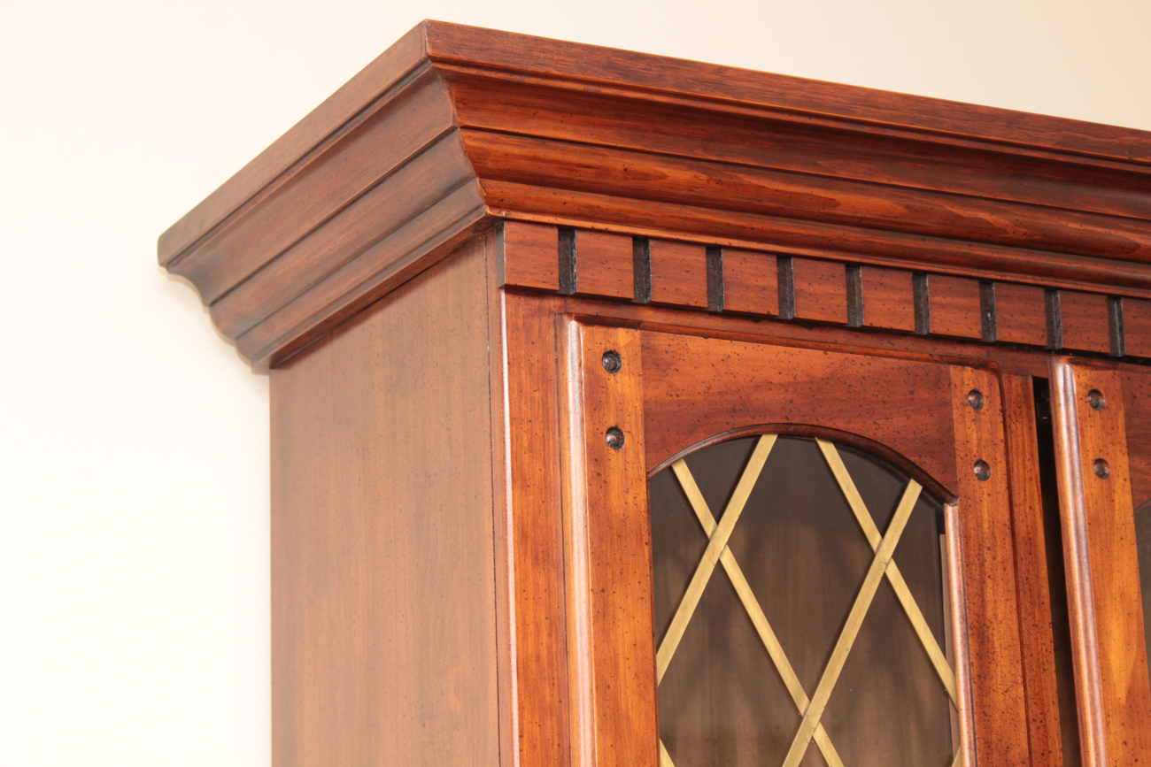 Broyhill Illuminated Pine China Cabinet, Mid to Late 20th Century