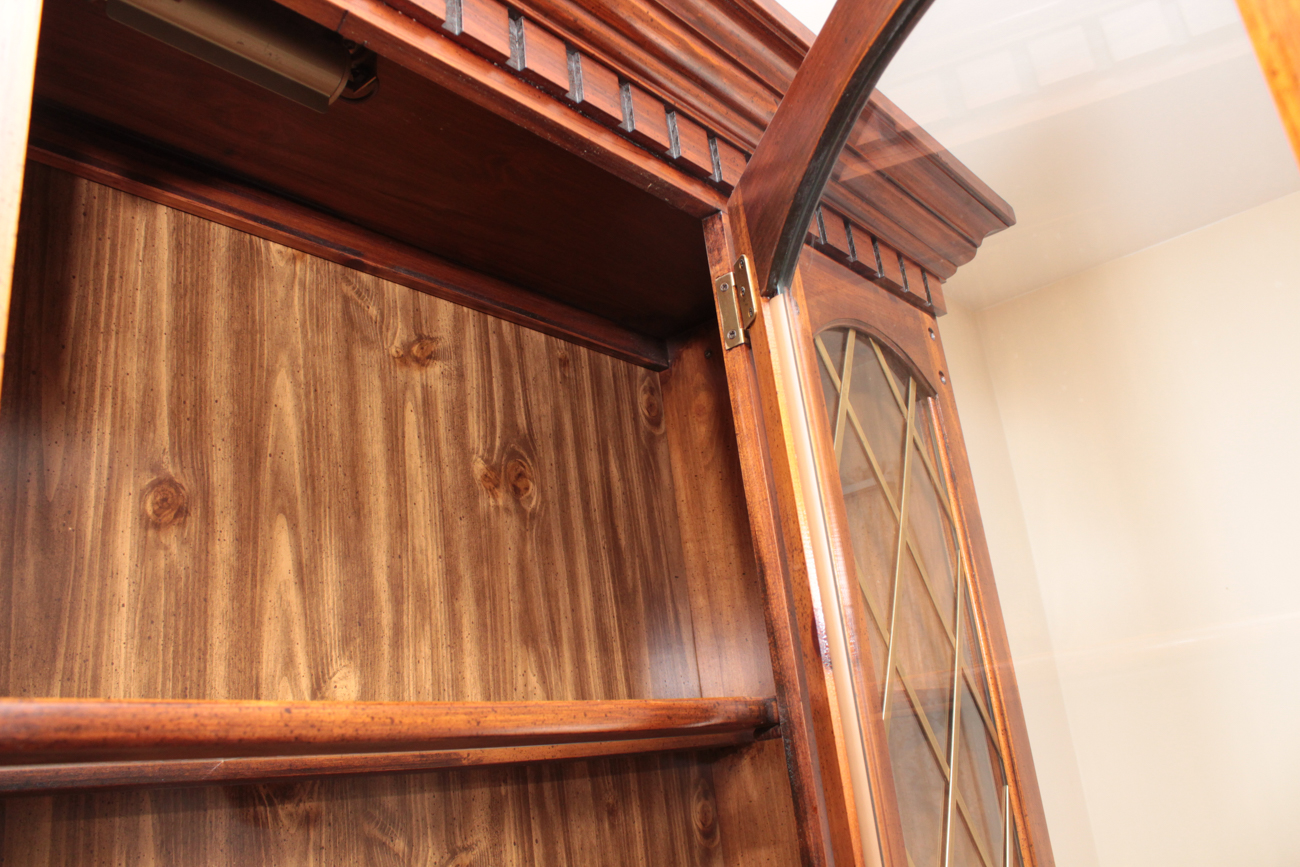 Broyhill Illuminated Pine China Cabinet, Mid to Late 20th Century