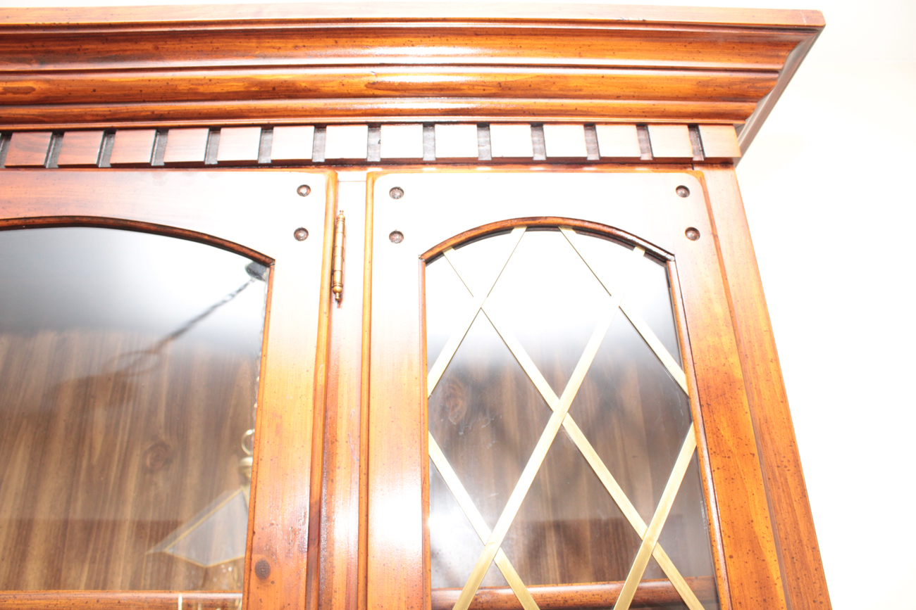 Broyhill Illuminated Pine China Cabinet, Mid to Late 20th Century