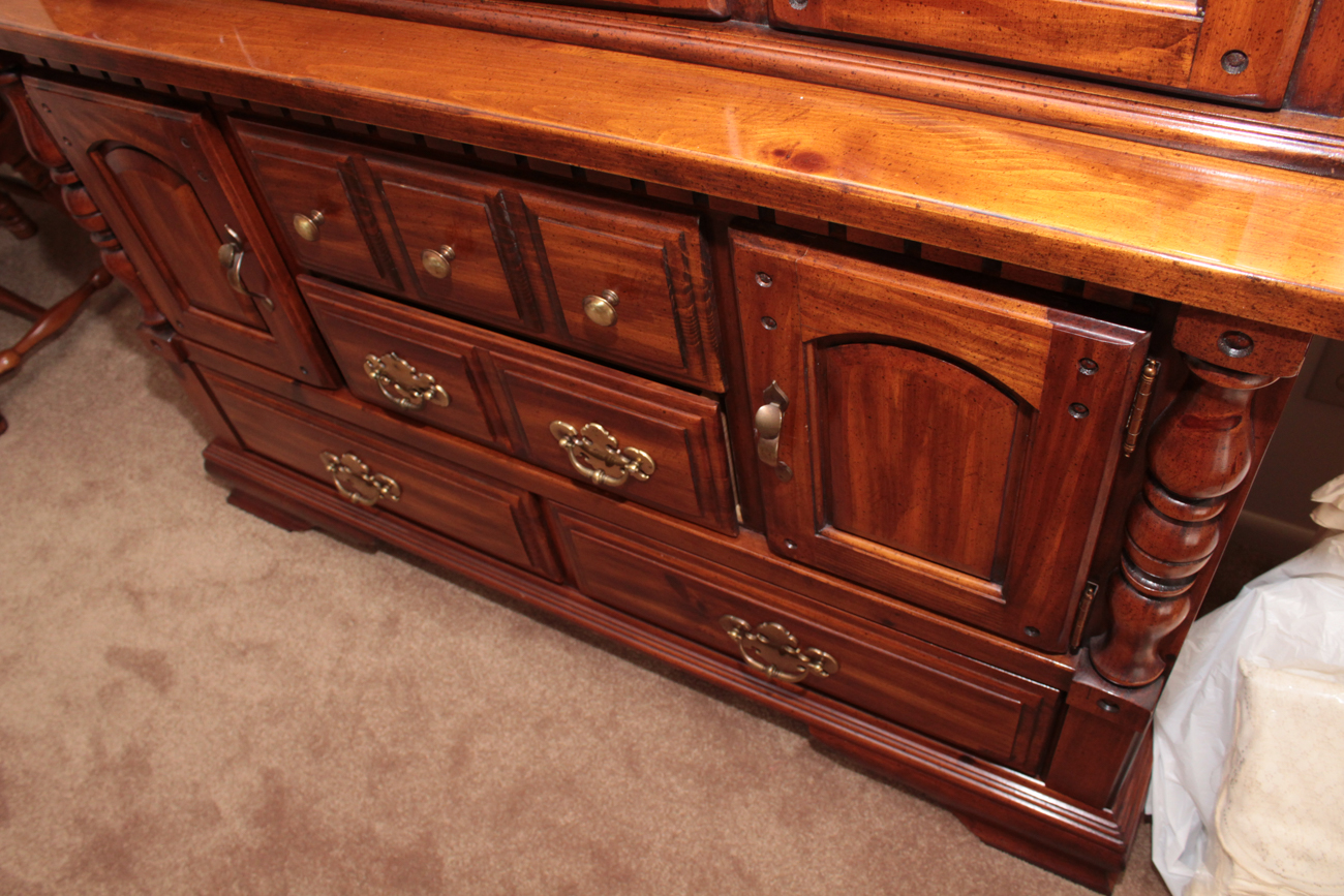 Broyhill Illuminated Pine China Cabinet, Mid to Late 20th Century