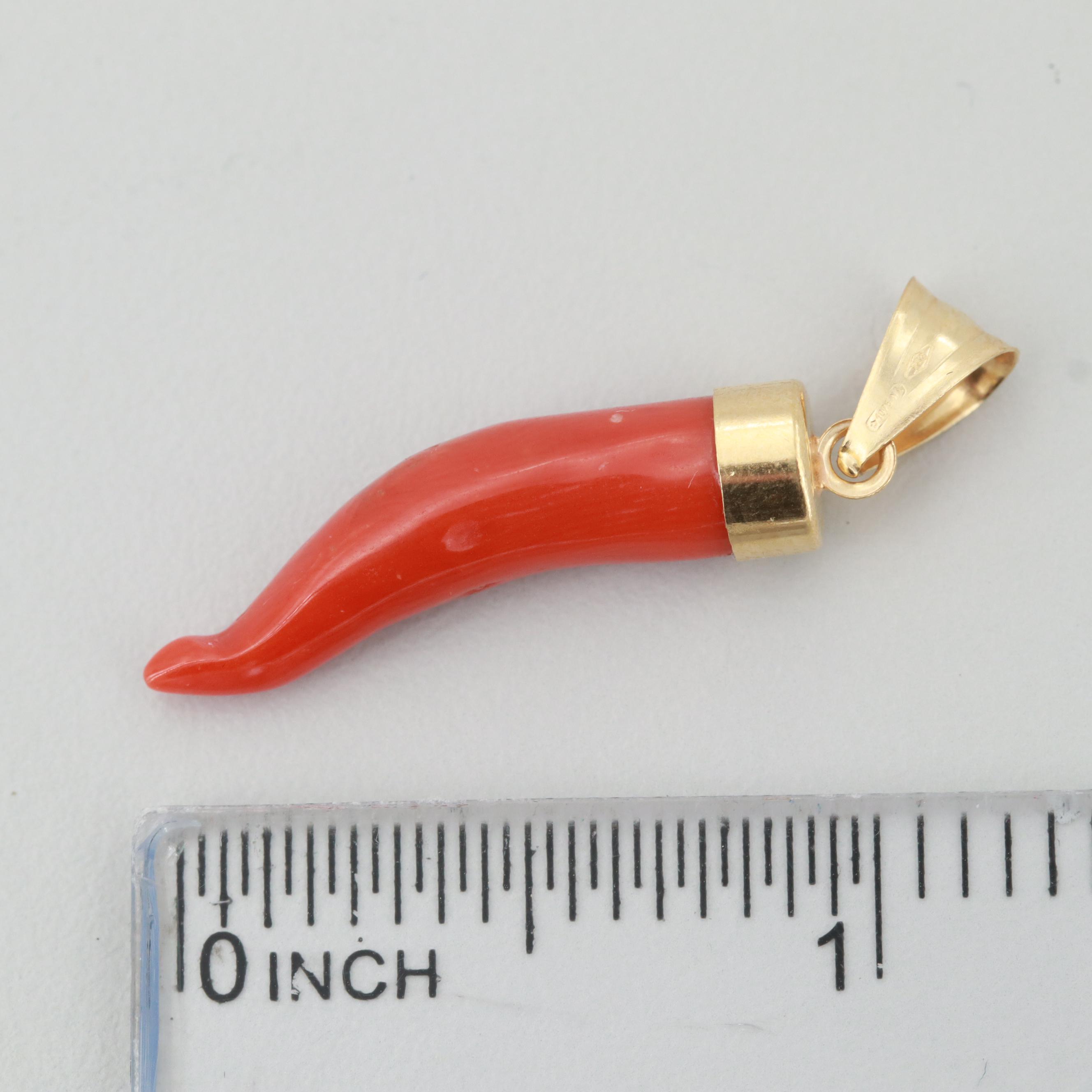 18K Yellow Gold Coral Cornicello Pendant