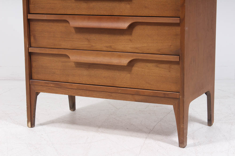 Walnut Chest of Drawers in the Style of Carper Johnson, Mid-Century