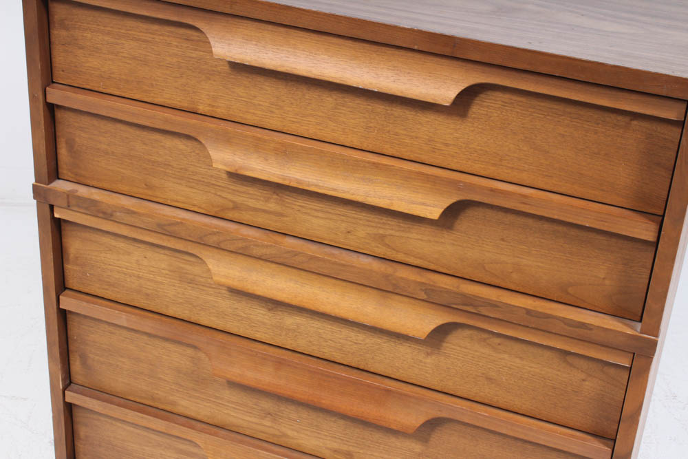 Walnut Chest of Drawers in the Style of Carper Johnson, Mid-Century