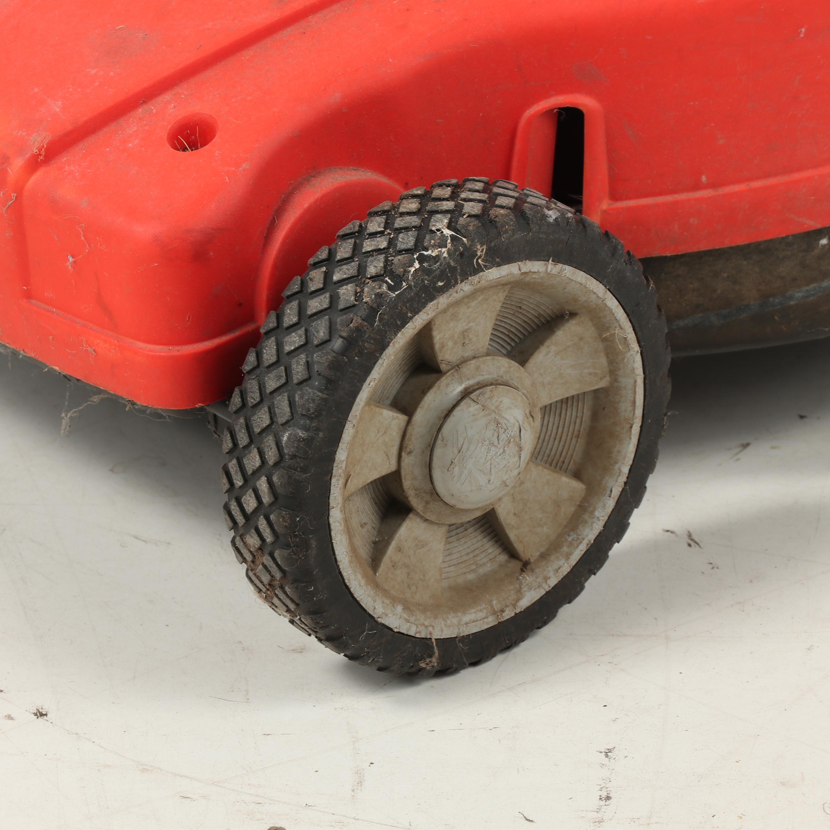 Black and Decker "Lawn Hog" Electric 19 Inch Mulching Mower