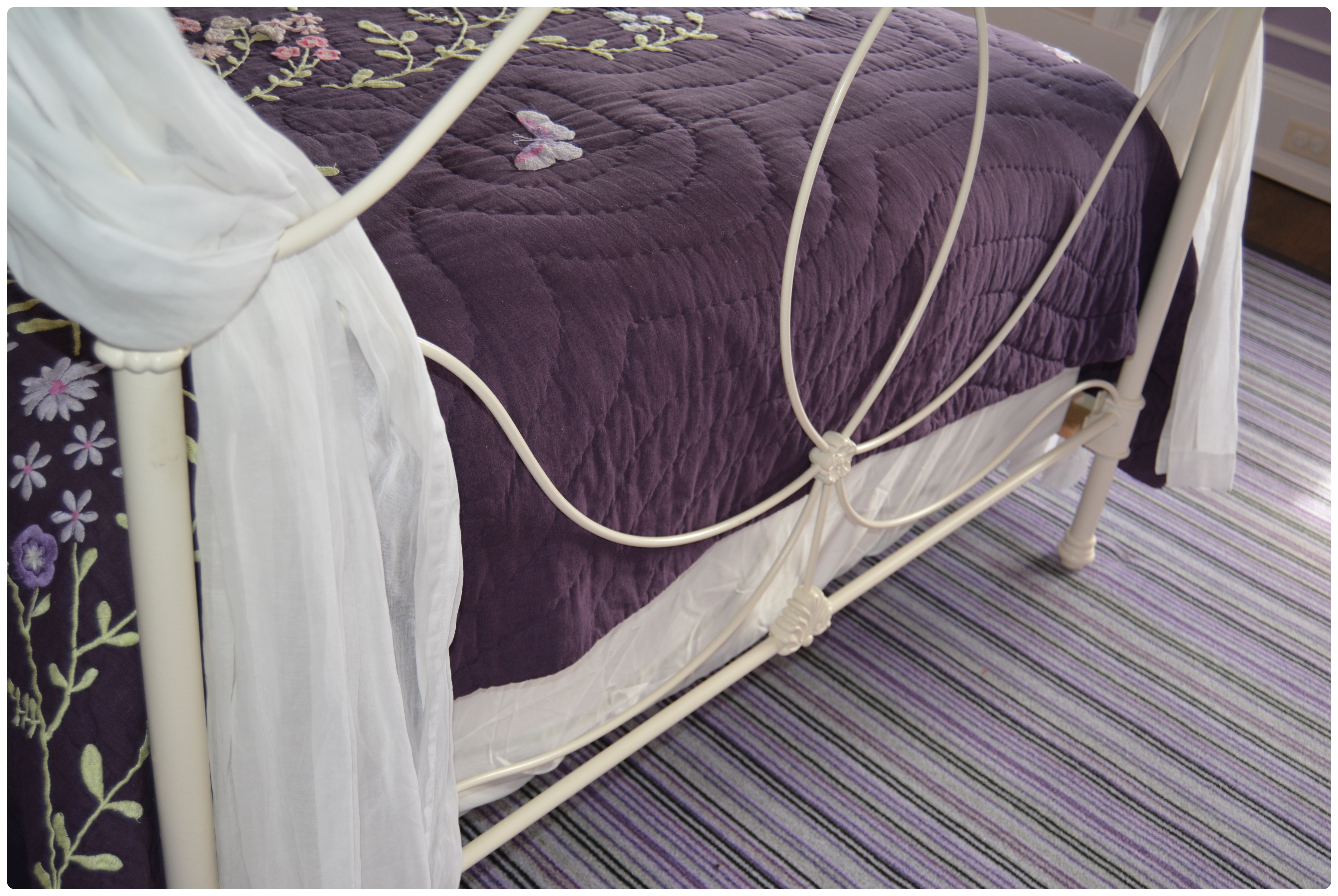 Pottery Barn Kids "Allie" Off-White Iron Canopy Full Bed with Shears