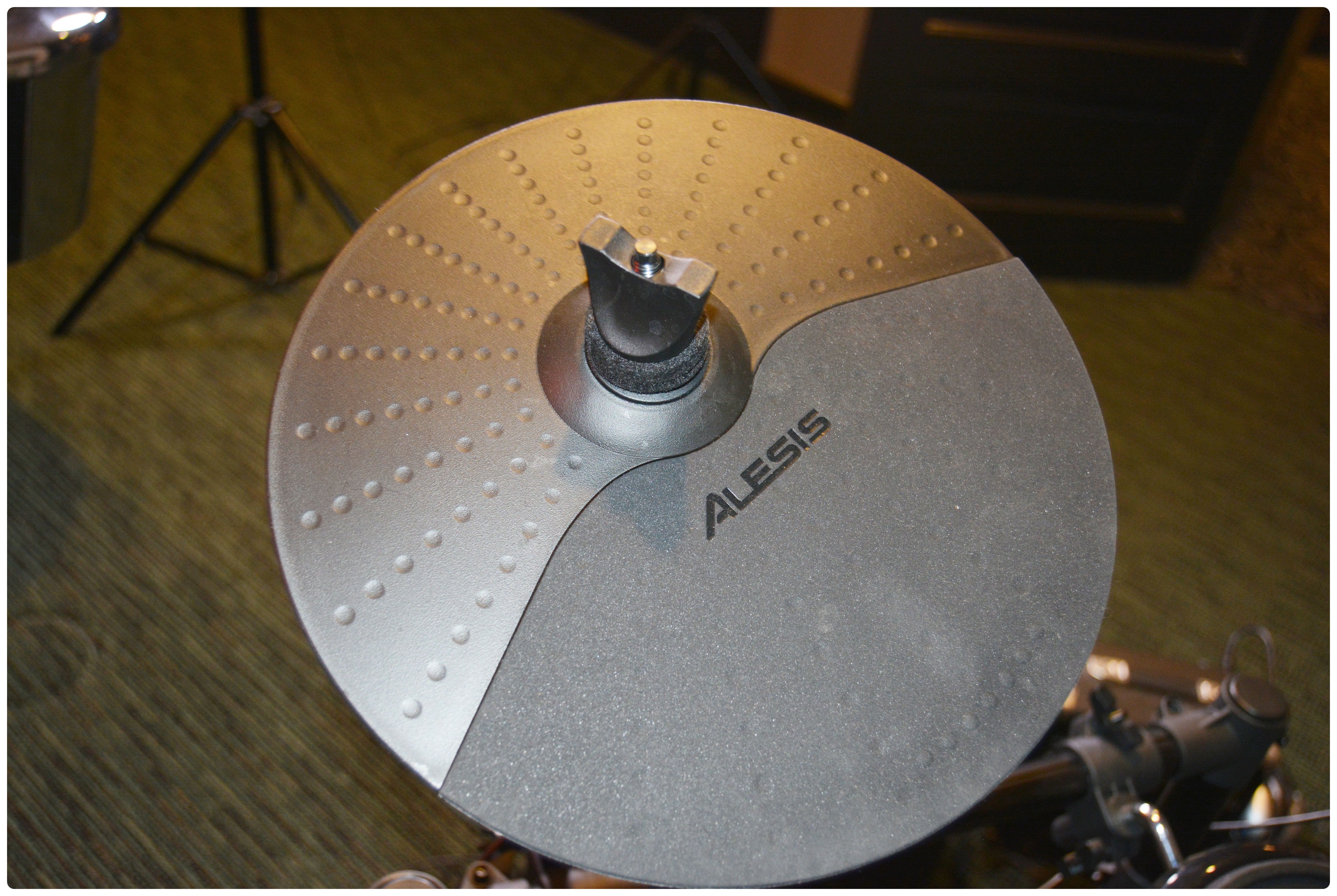 Alesis "Nitro Mesh" Electronic Drum Set with Fender Frontman 15G Amp