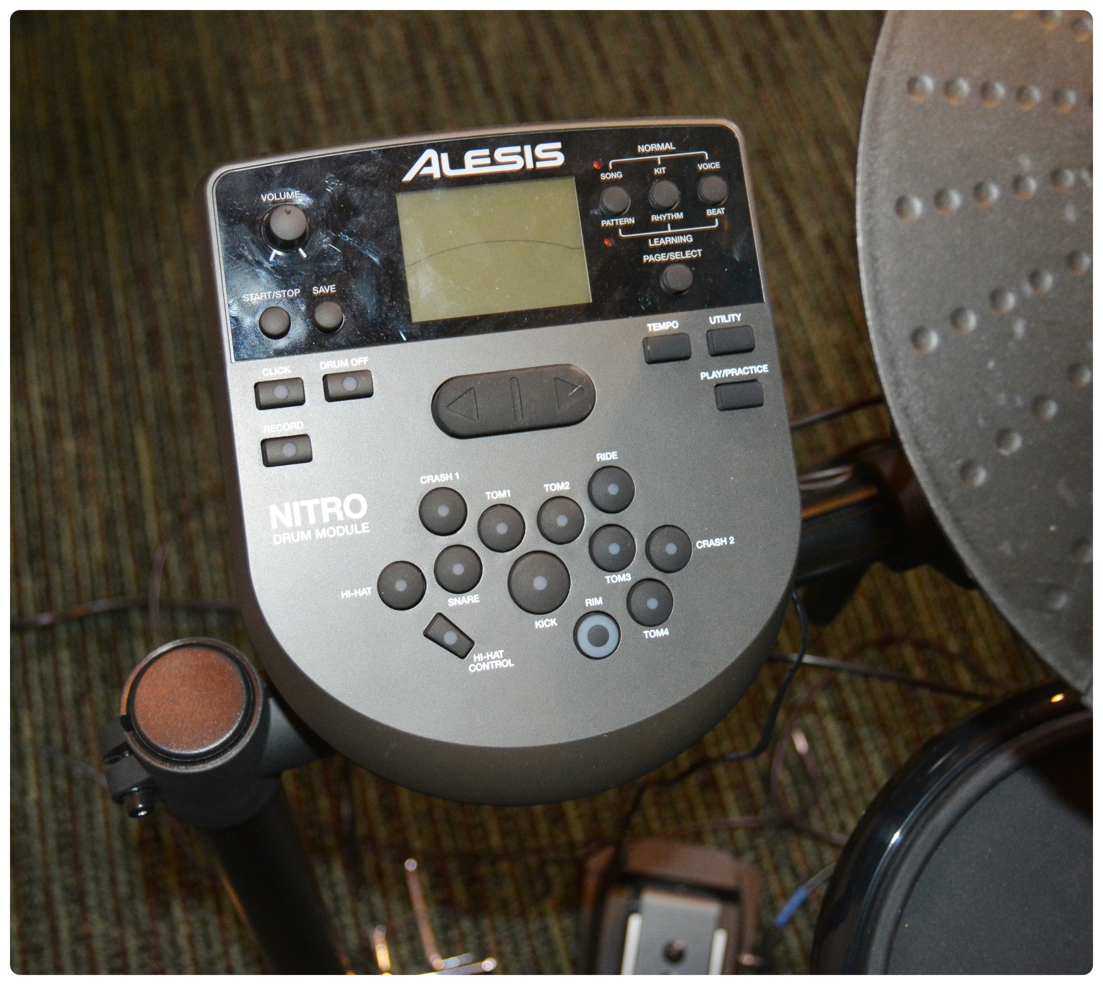 Alesis "Nitro Mesh" Electronic Drum Set with Fender Frontman 15G Amp