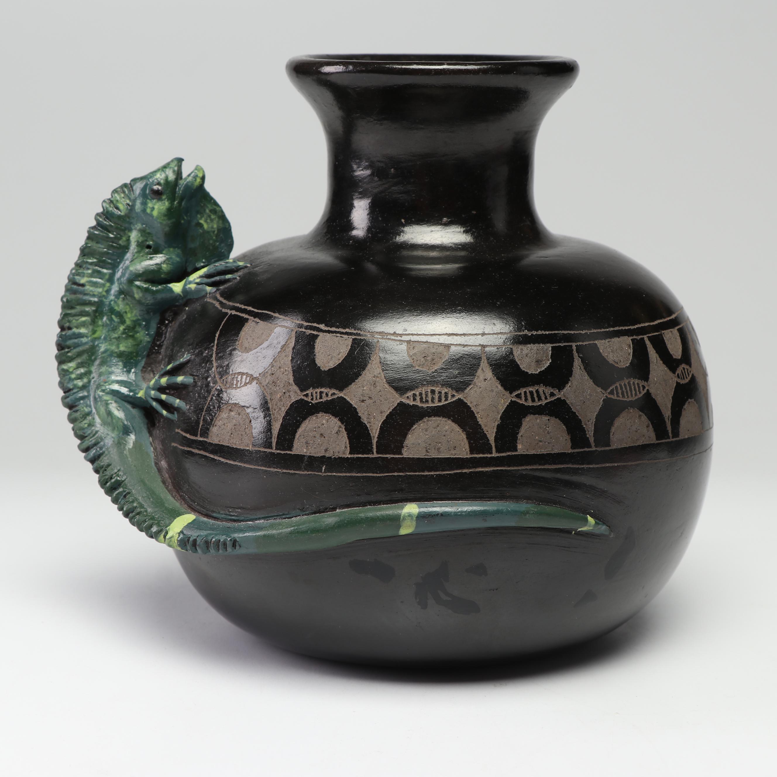 Mexican Tonala Folk Art Pottery Vase with Iguana
