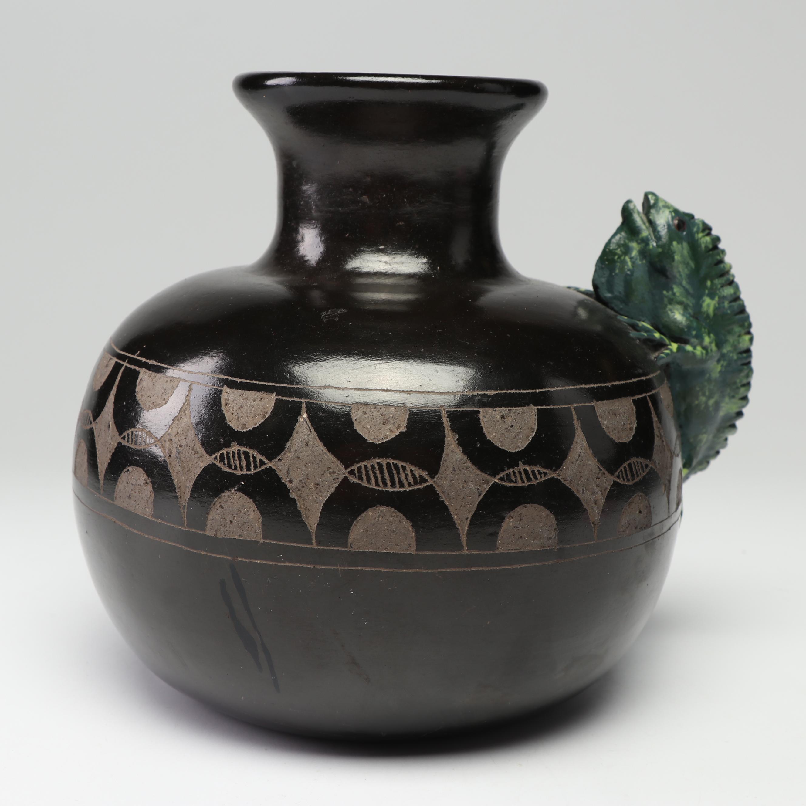 Mexican Tonala Folk Art Pottery Vase with Iguana