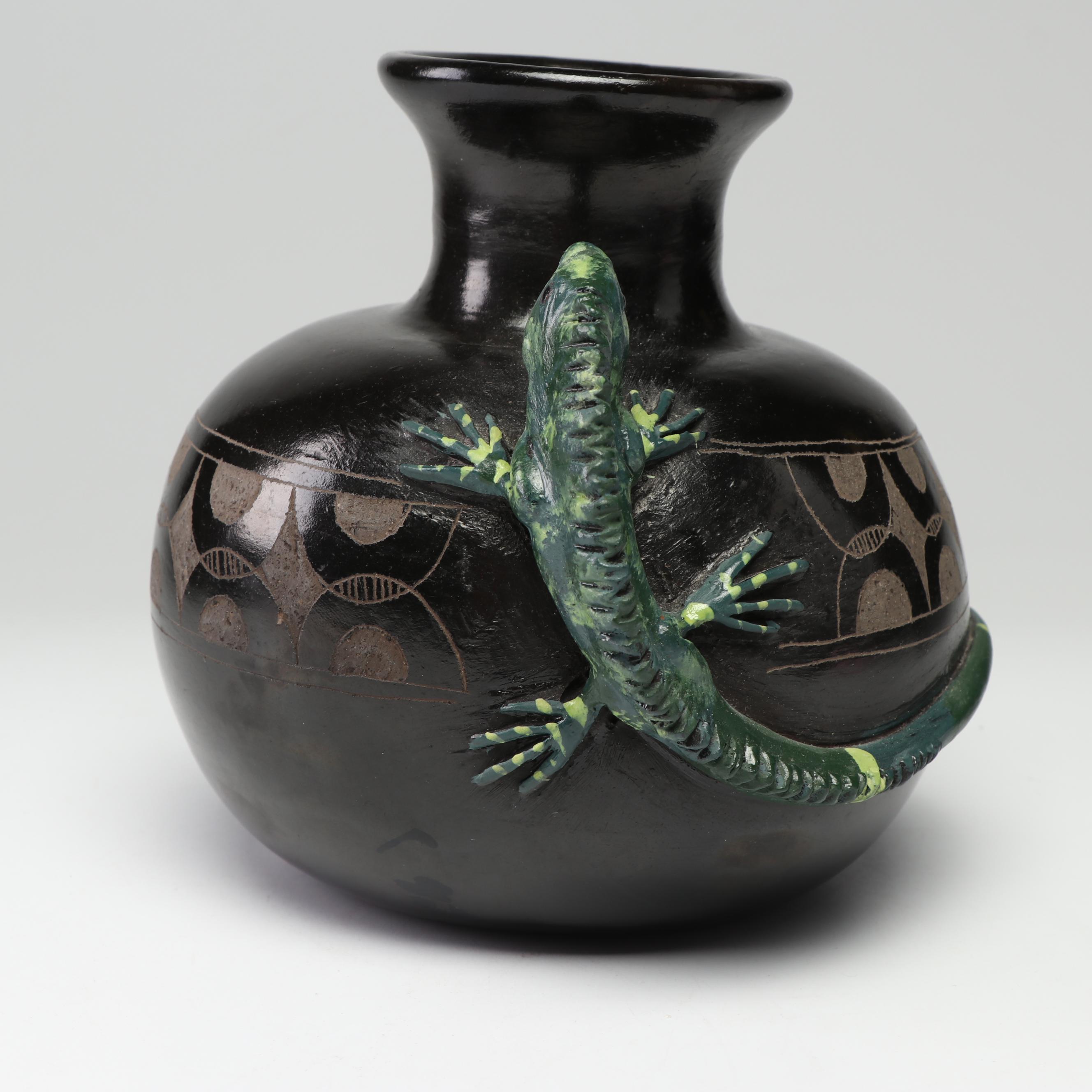 Mexican Tonala Folk Art Pottery Vase with Iguana