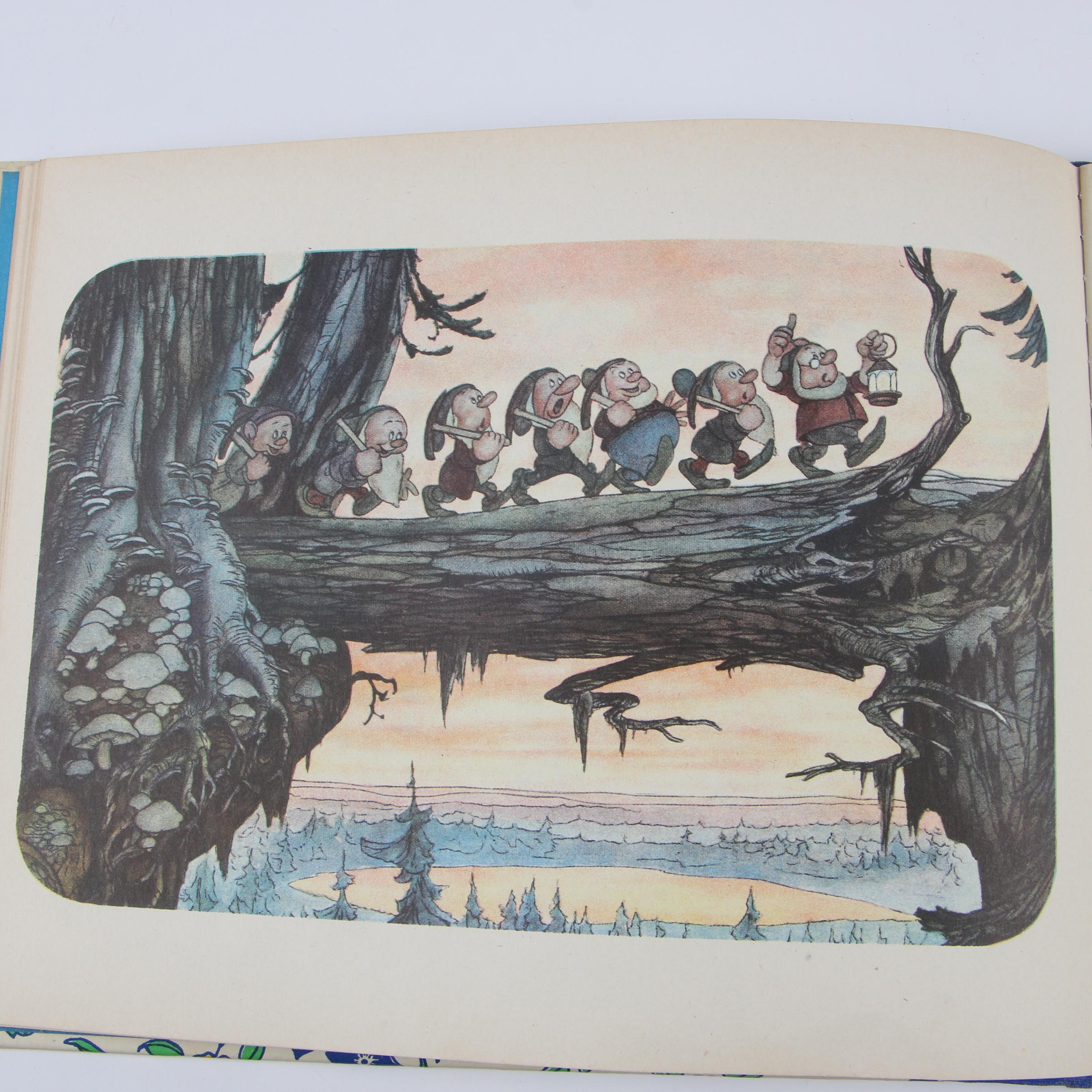 1938 "Snow White and the Seven Dwarfs" Picture Book