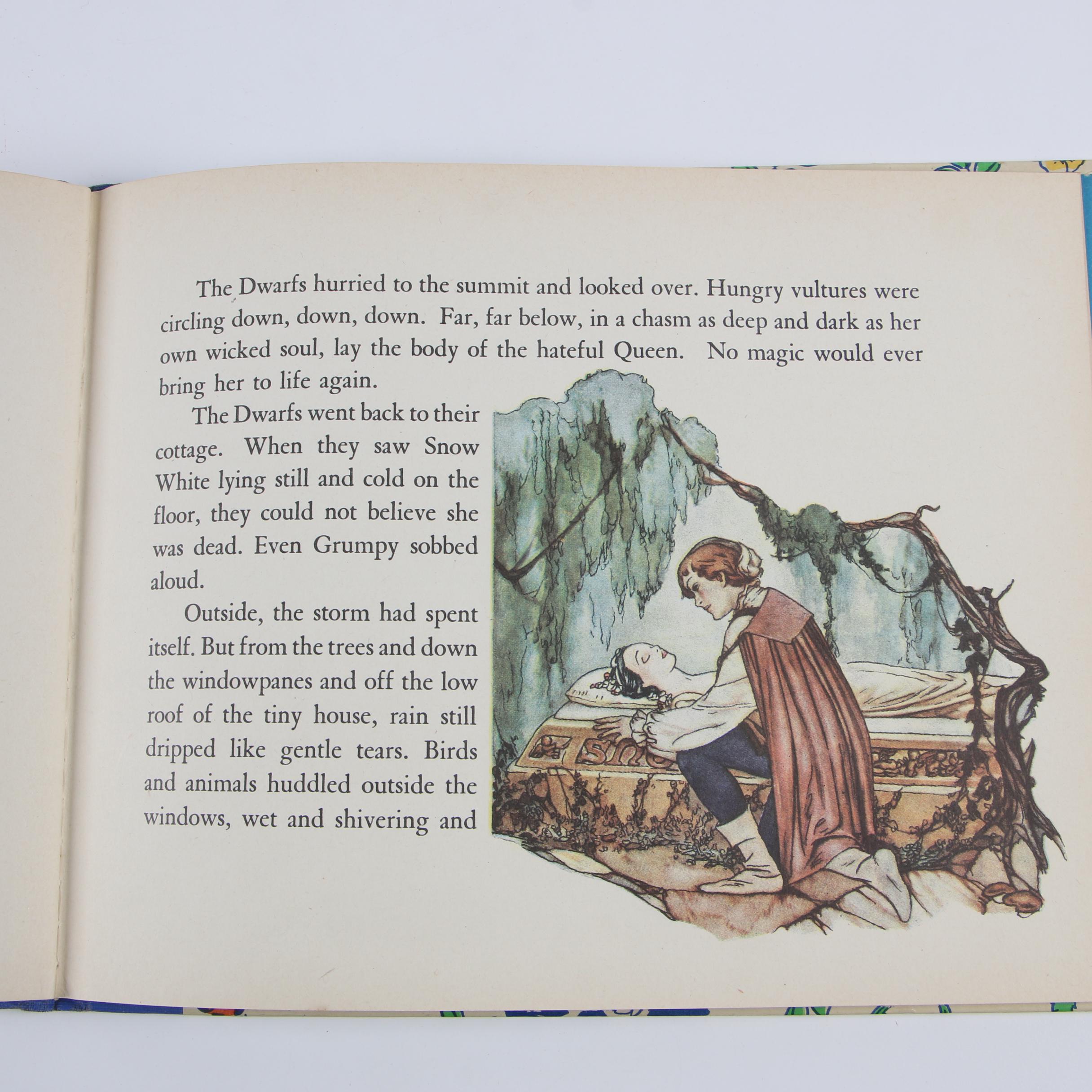 1938 "Snow White and the Seven Dwarfs" Picture Book