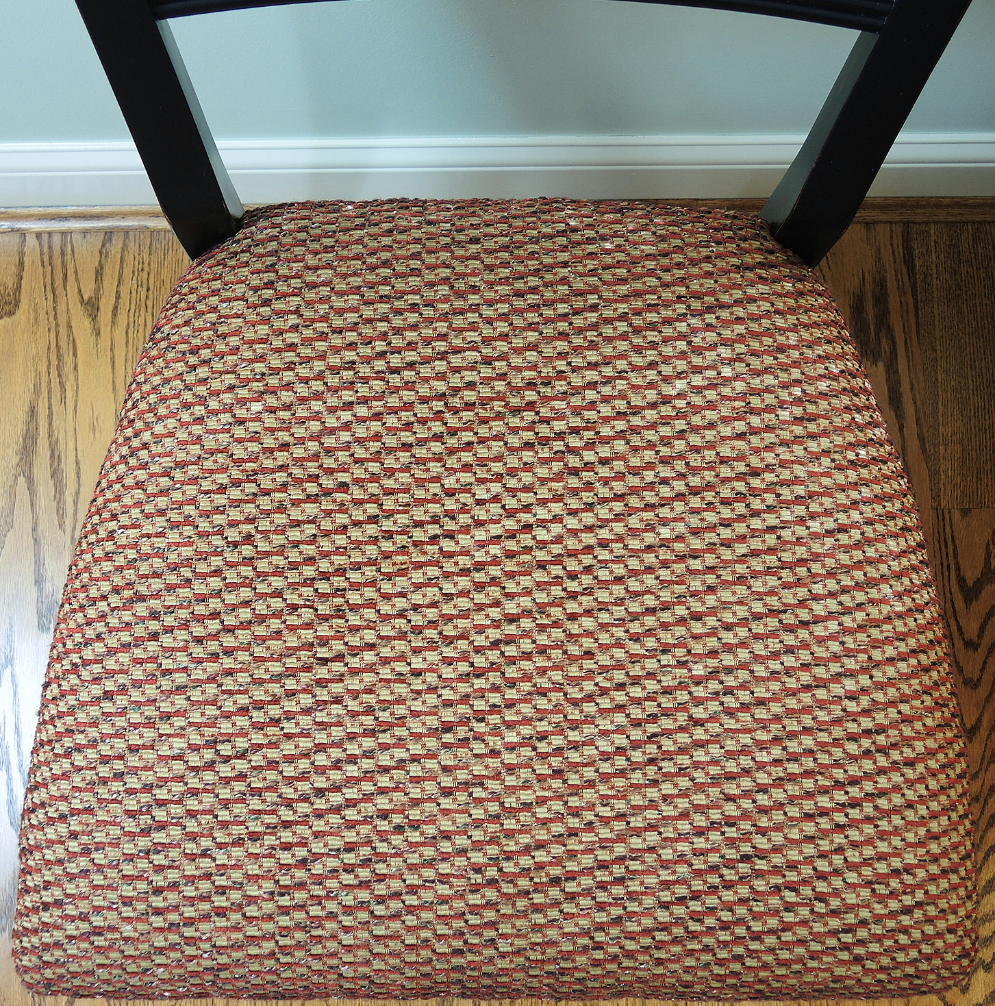 Drexel Pedestal Dining Table and Ethan Allen Side Chairs, Contemporary