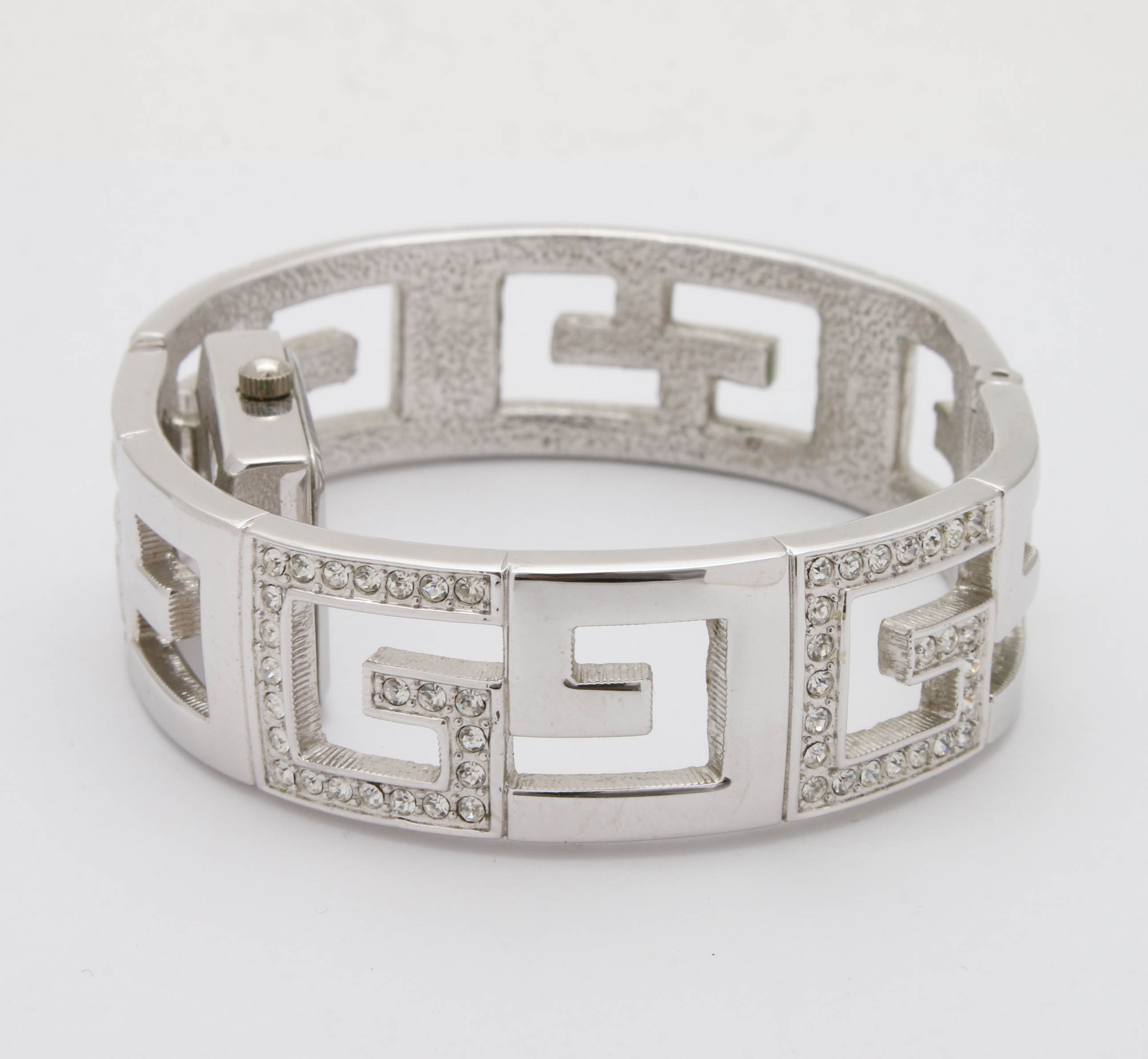 Gucci Logo Sterling Silver Hinged Bangle REF: 2201 Watch