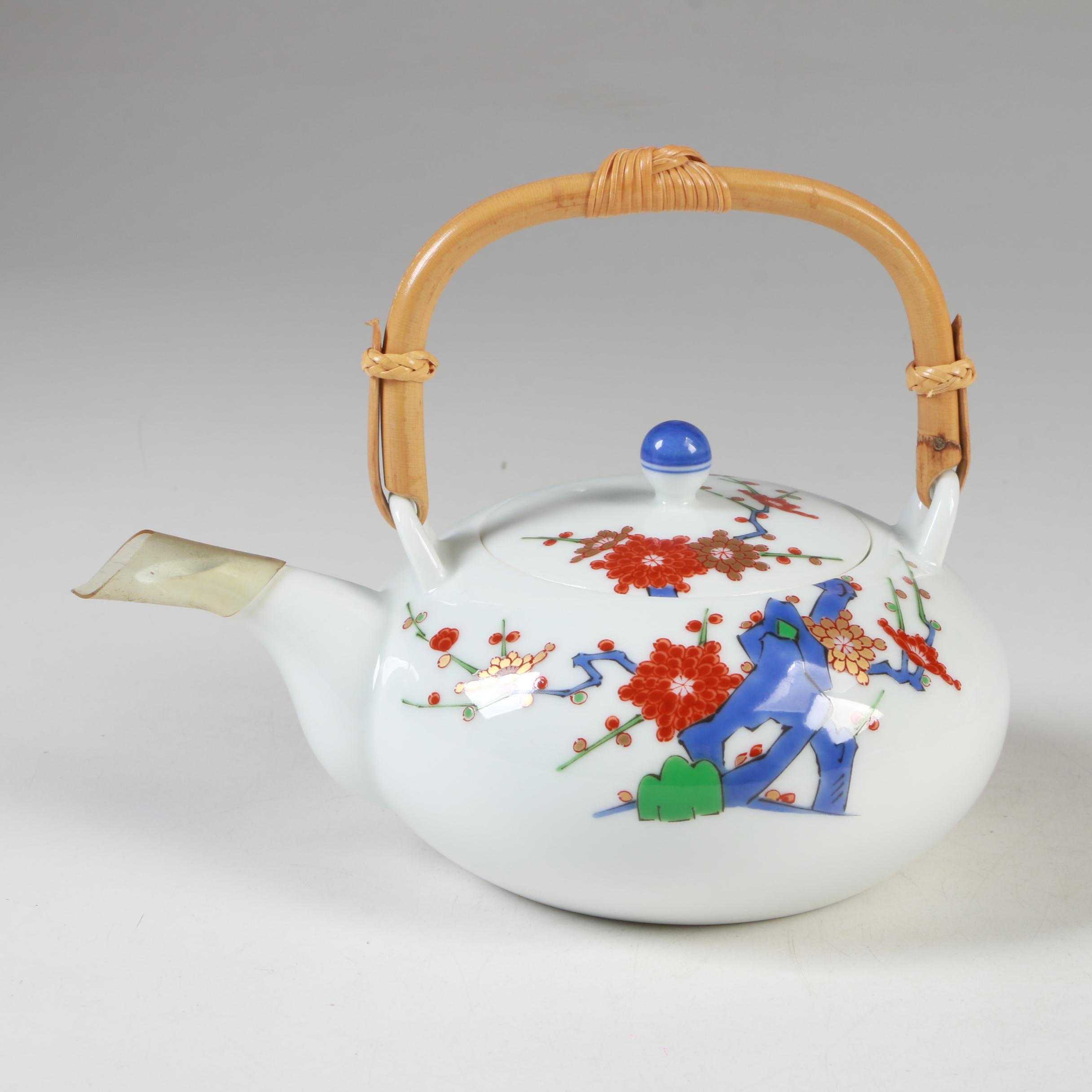 Japanese Koransha Fukagawa Porcelain Teapot and Footed Cups with Lids