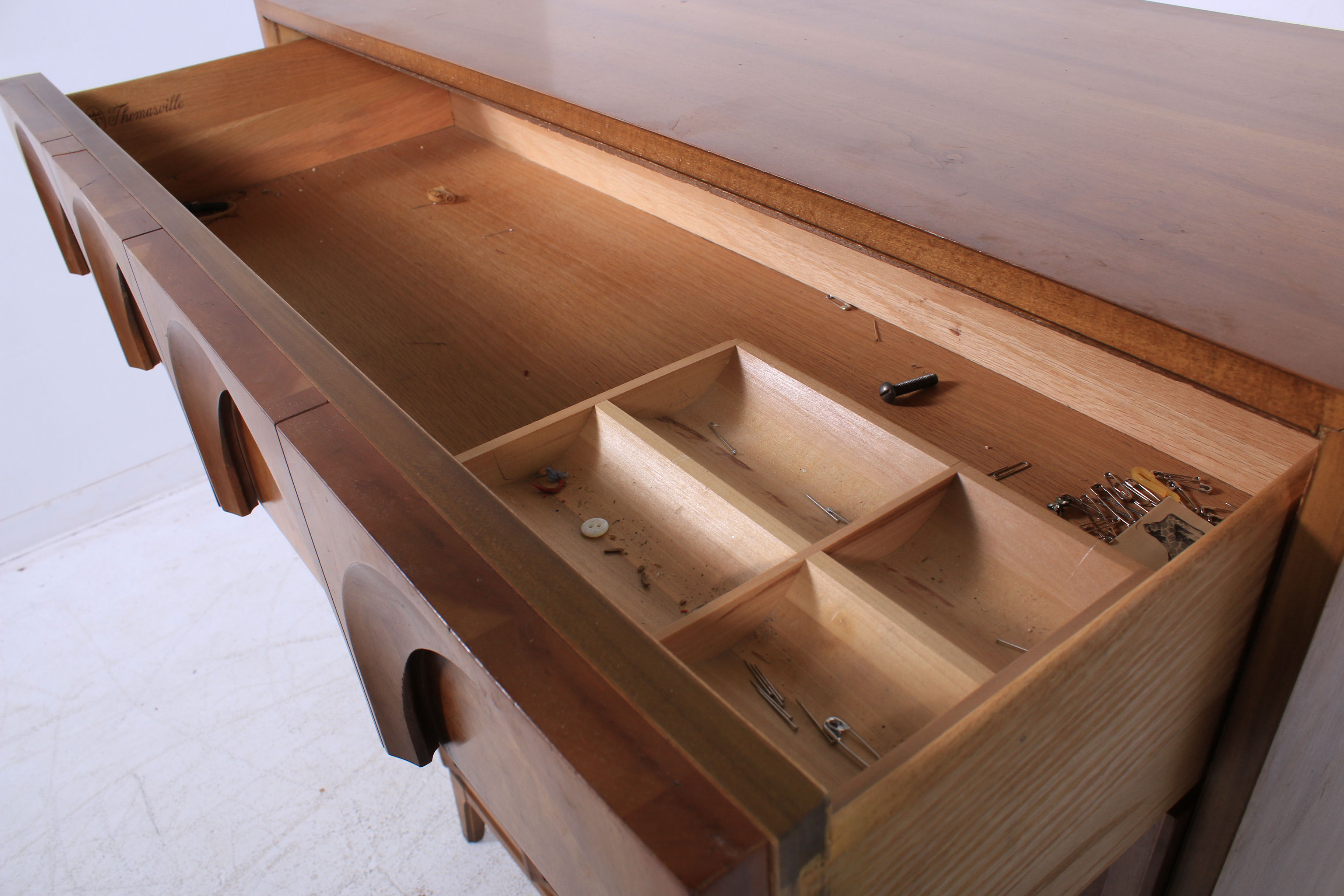 Mid Century Modern Chest of Drawers, Vintage