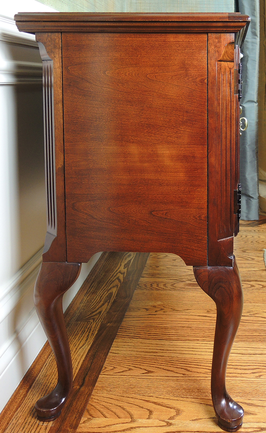 Queen Anne Style Thomasville Cherry Sideboard