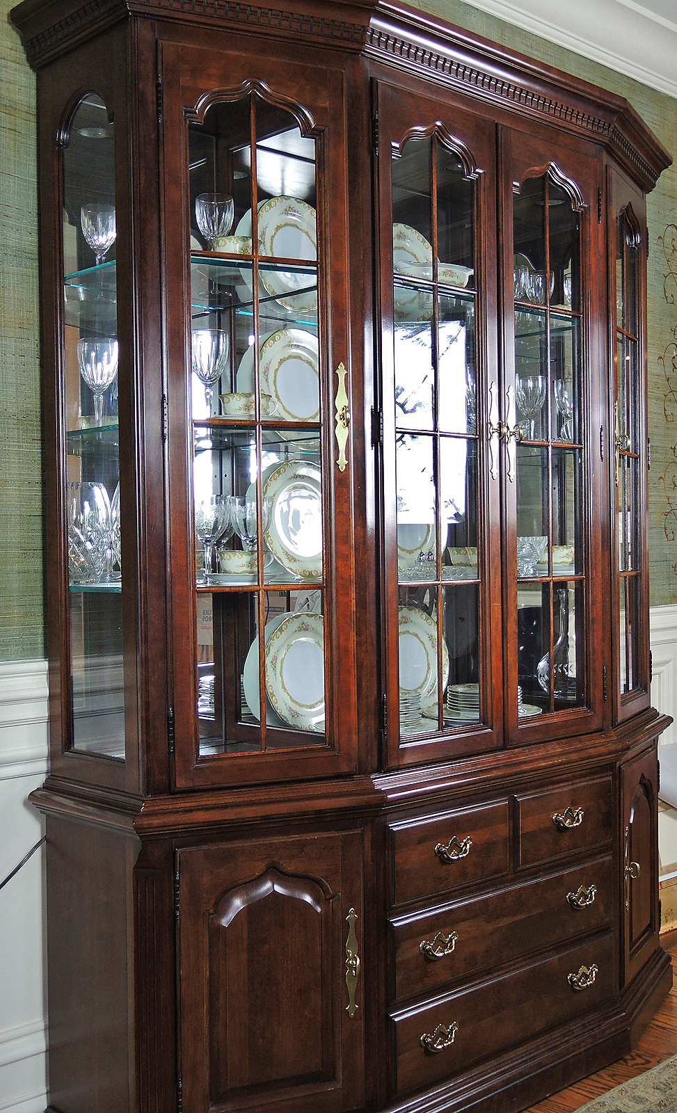 Thomasville Federal Style Fruitwood China Cabinet, Contemporary