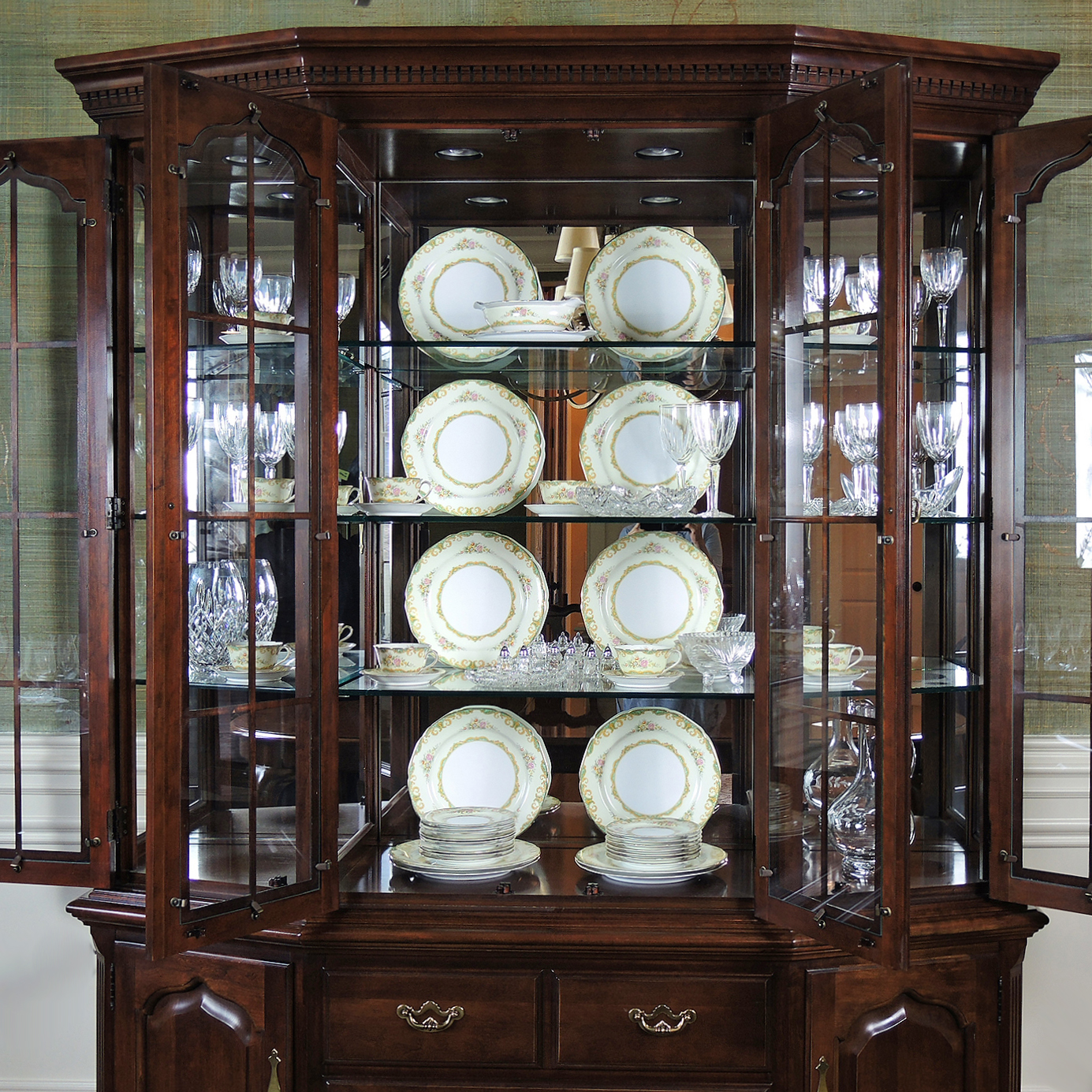 Thomasville Federal Style Fruitwood China Cabinet, Contemporary