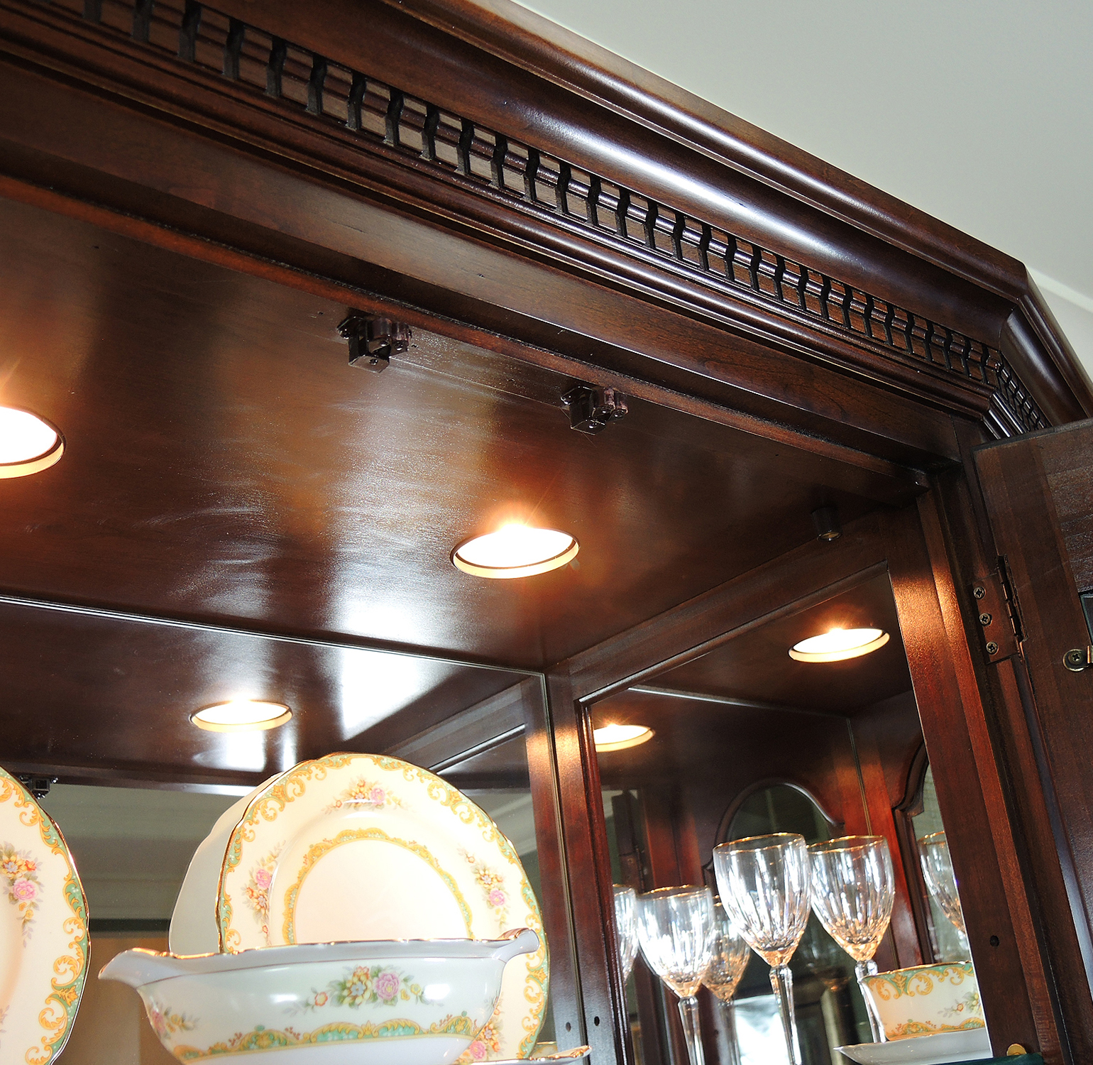Thomasville Federal Style Fruitwood China Cabinet, Contemporary