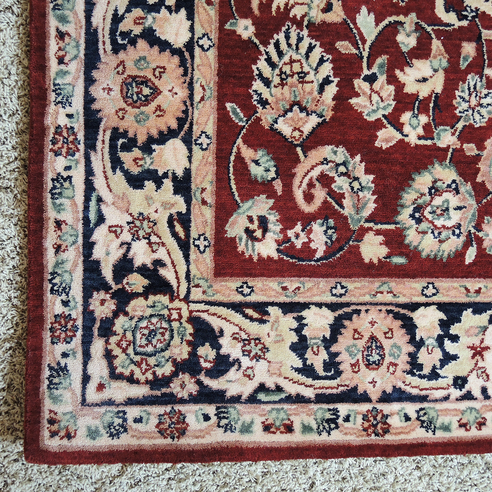 Machine Made Agra Style Area Rug