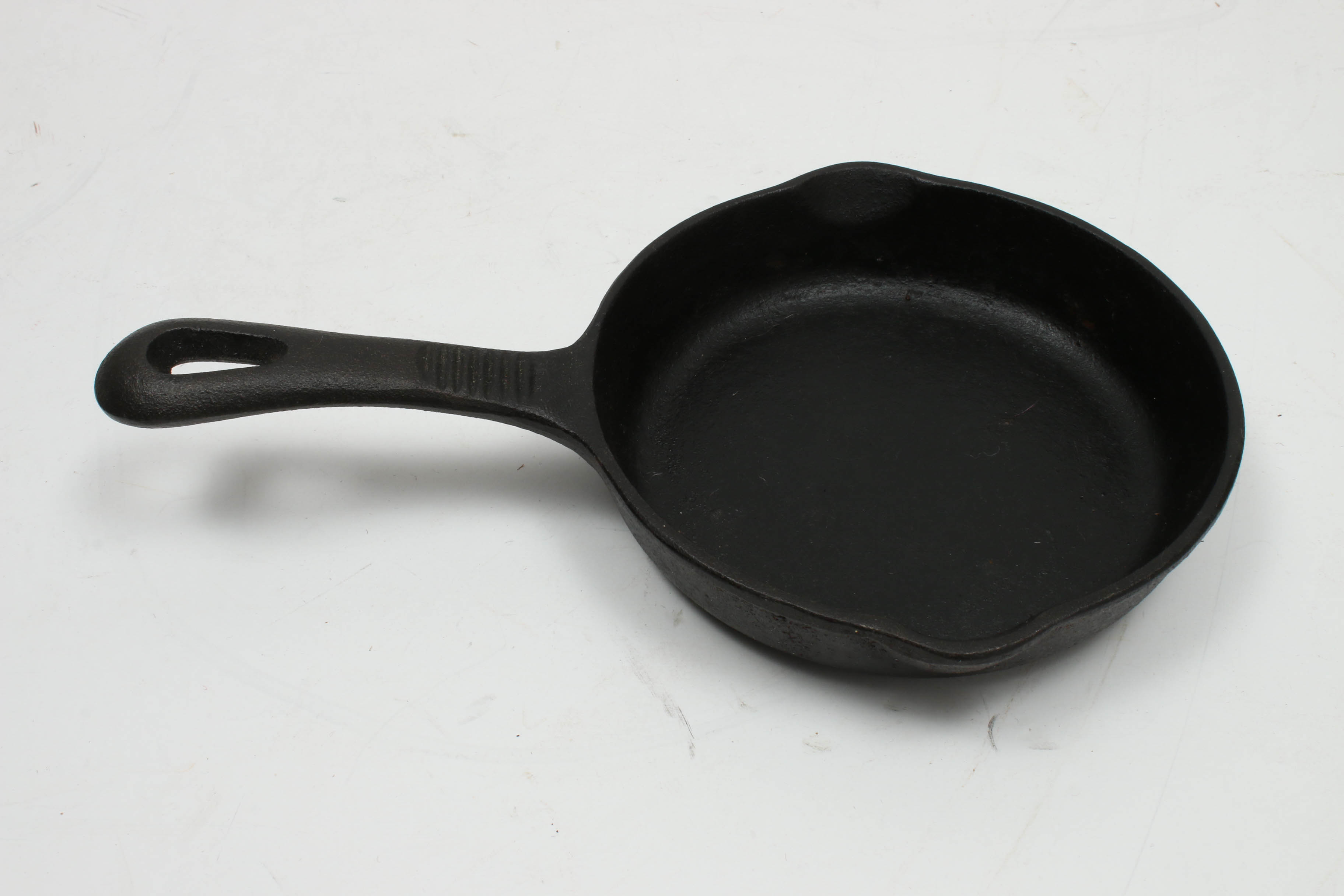 Cast Iron Skillets by Mesquite Ridge and Benjamin & Medwin