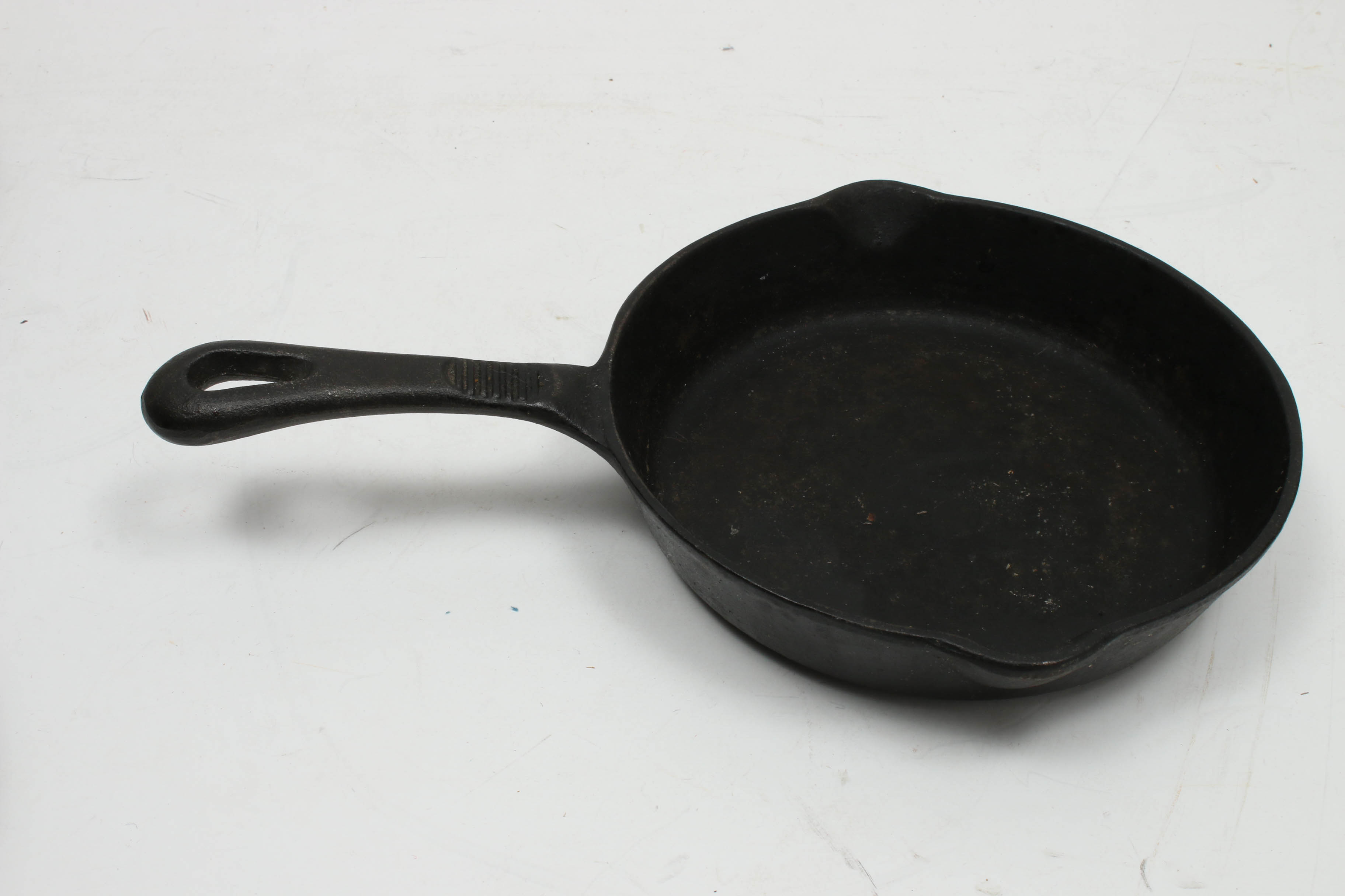 Cast Iron Skillets by Mesquite Ridge and Benjamin & Medwin