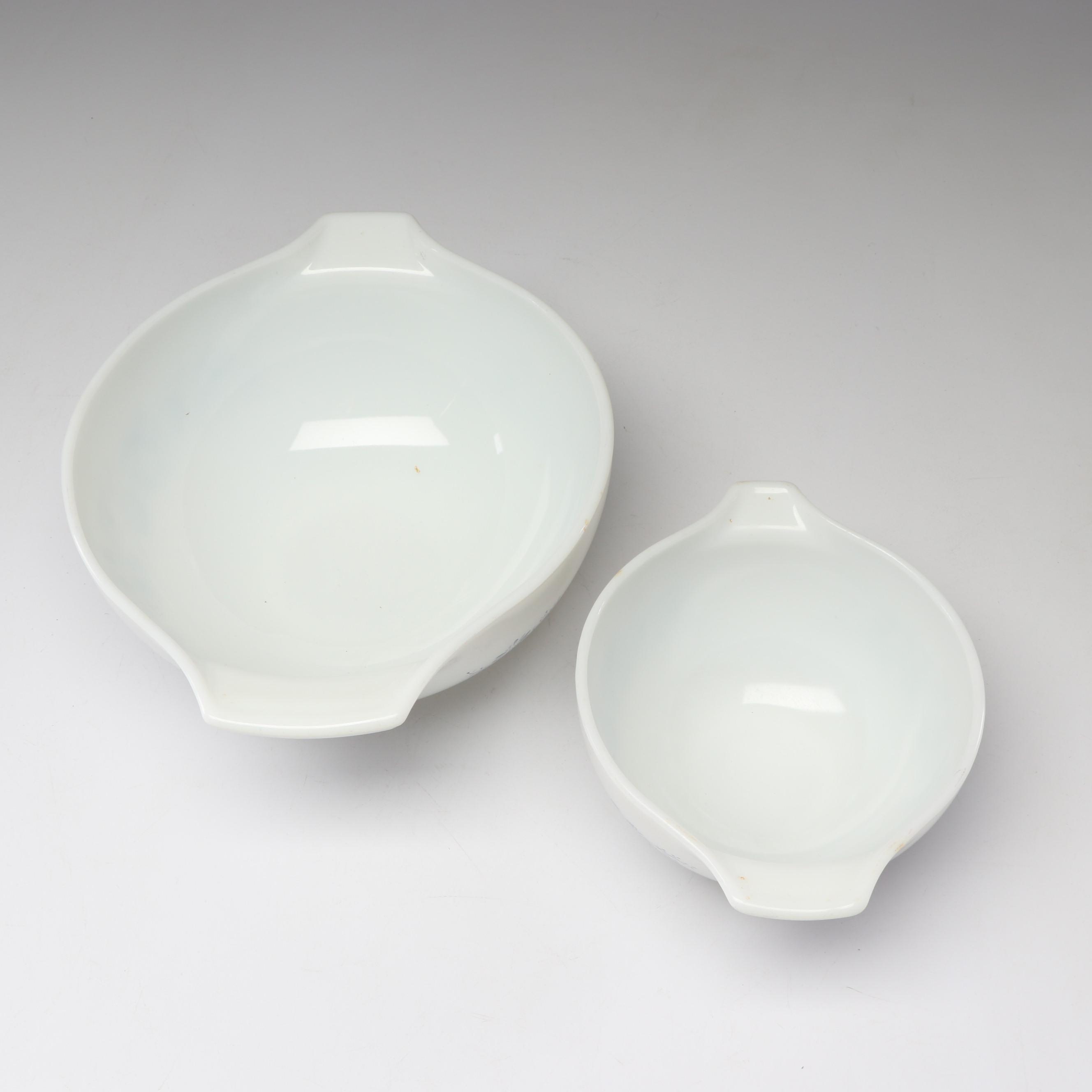 Pyrex Blue and White "Colonial Mist" Cinderella Nesting Mixing Bowls, 1980s