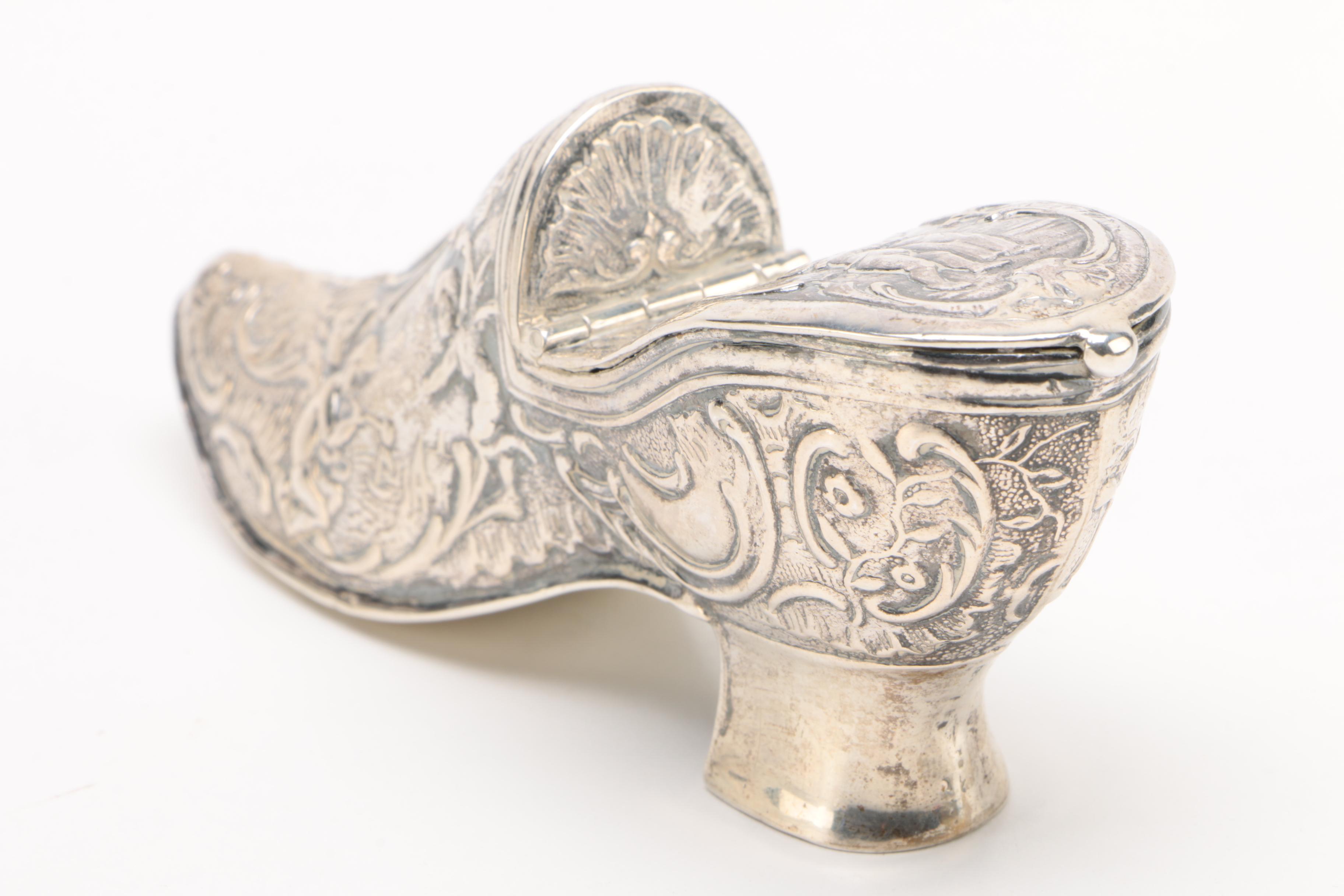 Continental 800 Silver Shoe Form Snuff Box in the Dutch Baroque Style