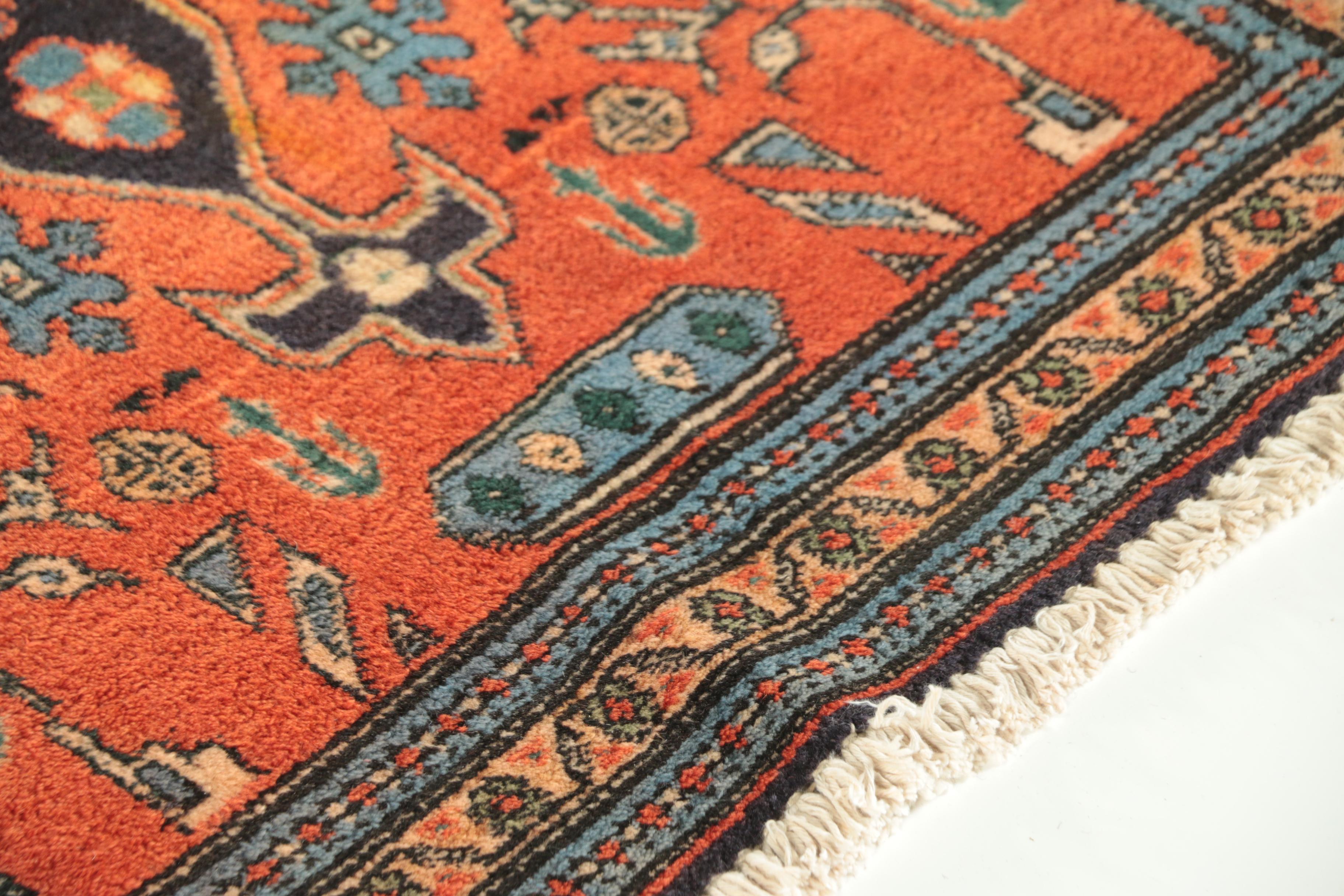 Hand-Knotted Persian Heriz Wool Accent Rug From Woodward & Lothrop
