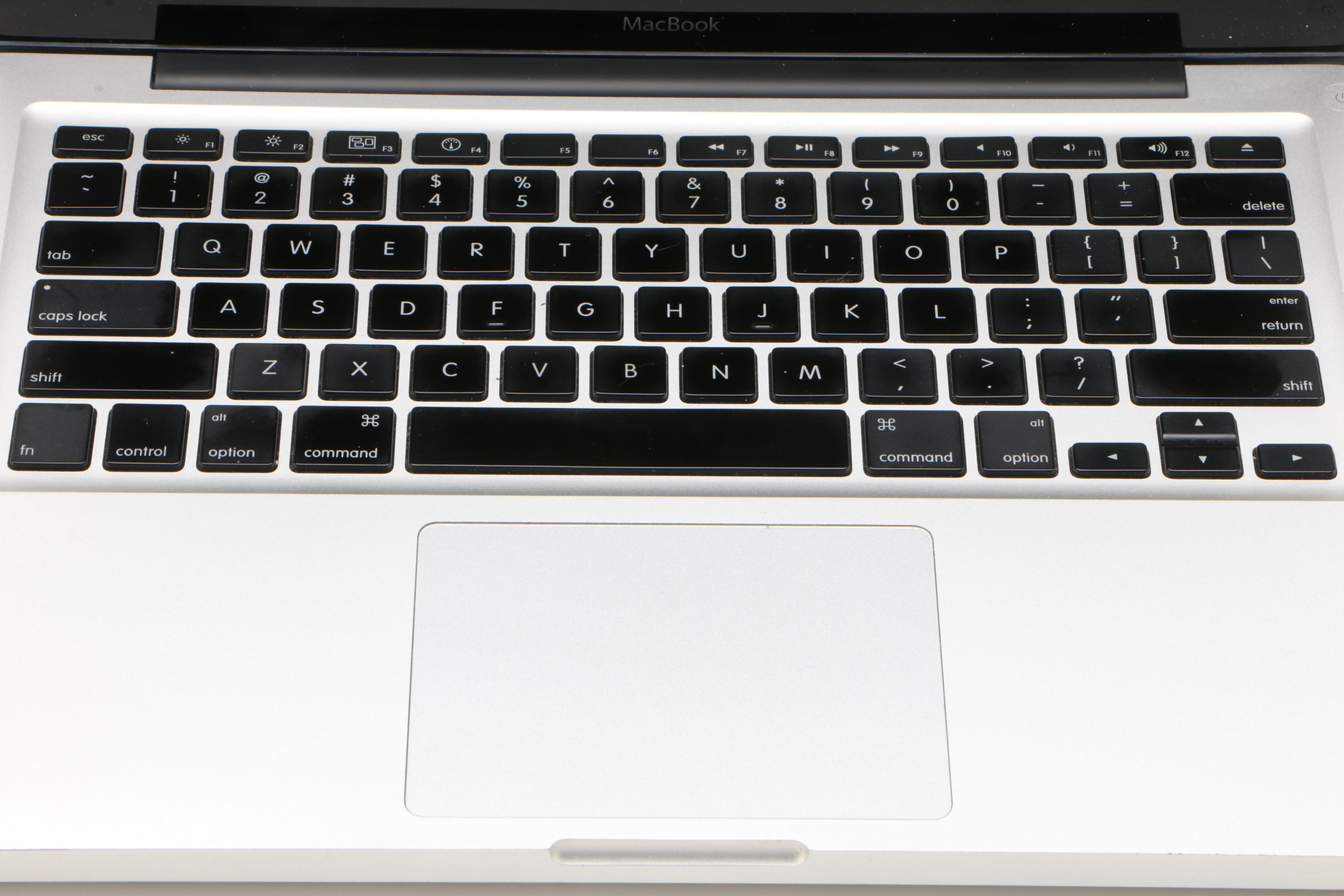 MacBook "Core 2 Duo" 2.0 13" Laptop