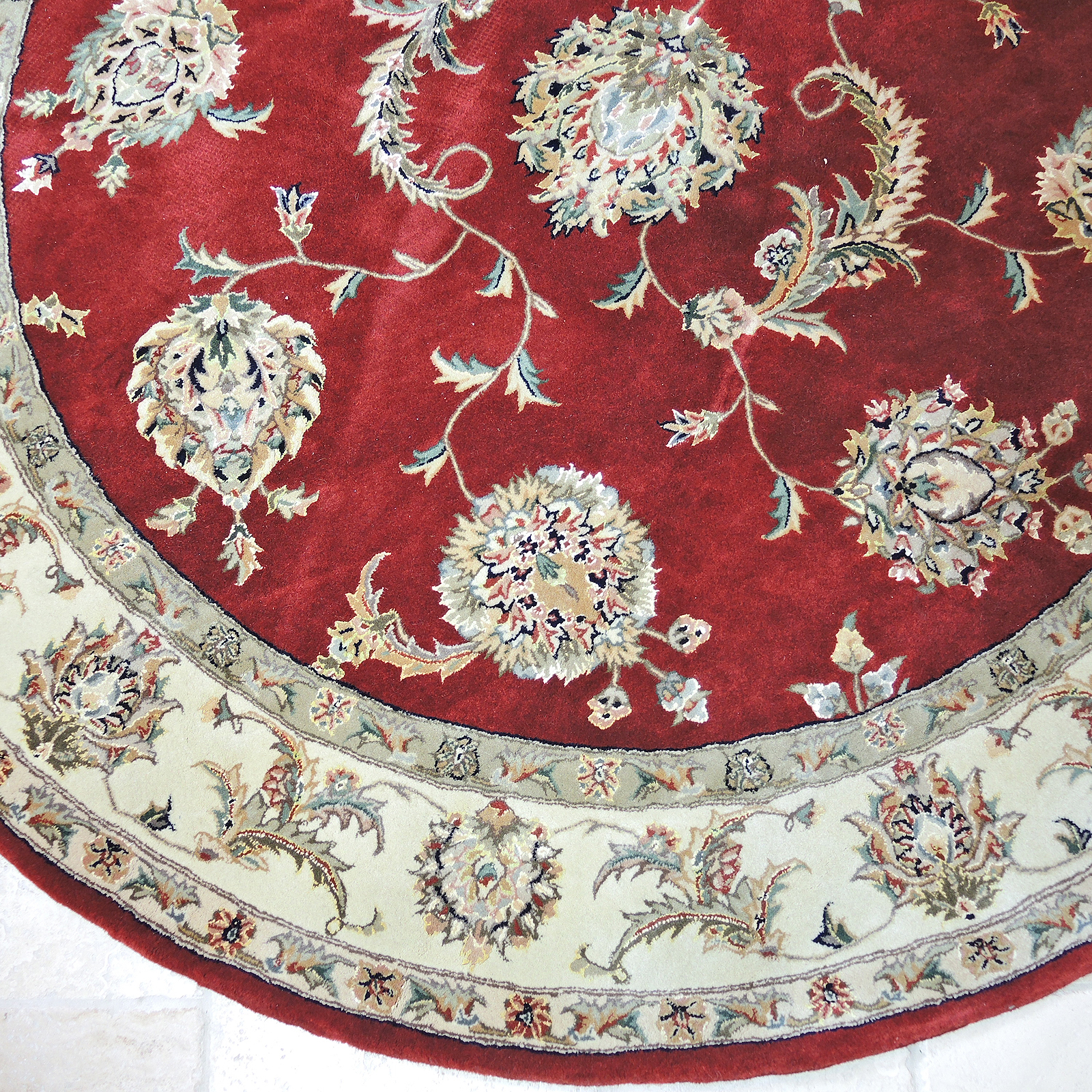 Nourison 2000 Tufted Round Area Rug