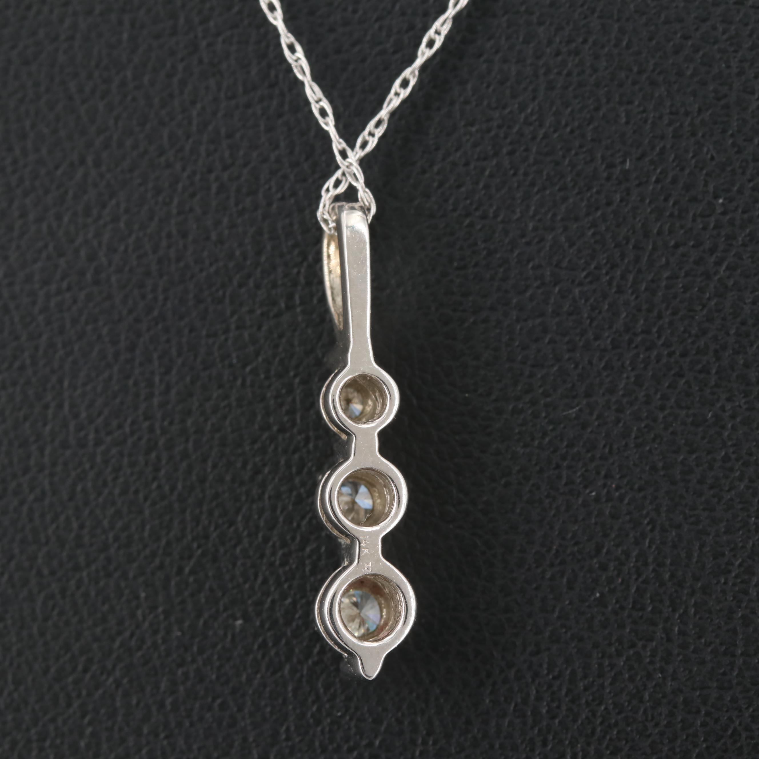 14K White Gold Diamond Pendant Necklace