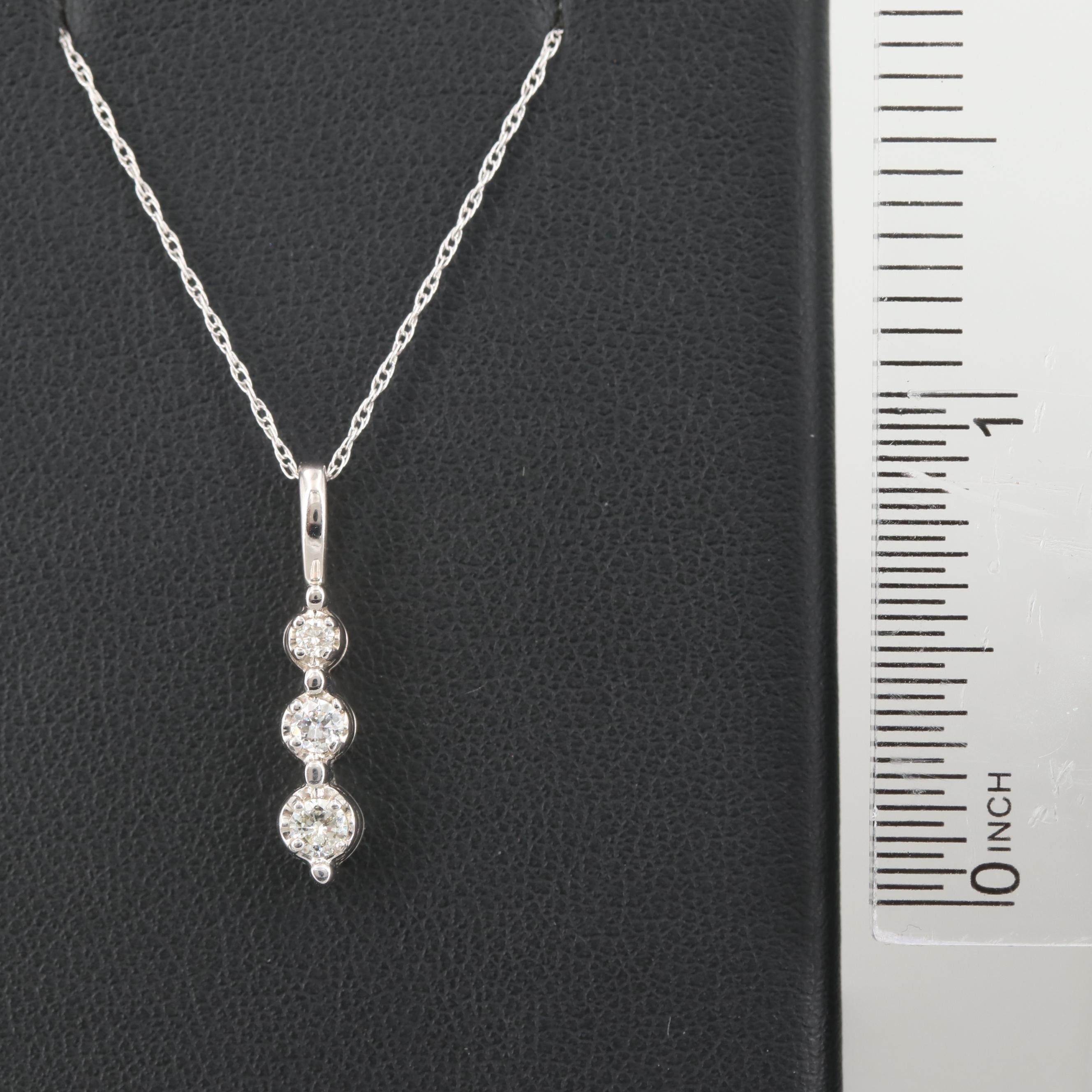 14K White Gold Diamond Pendant Necklace