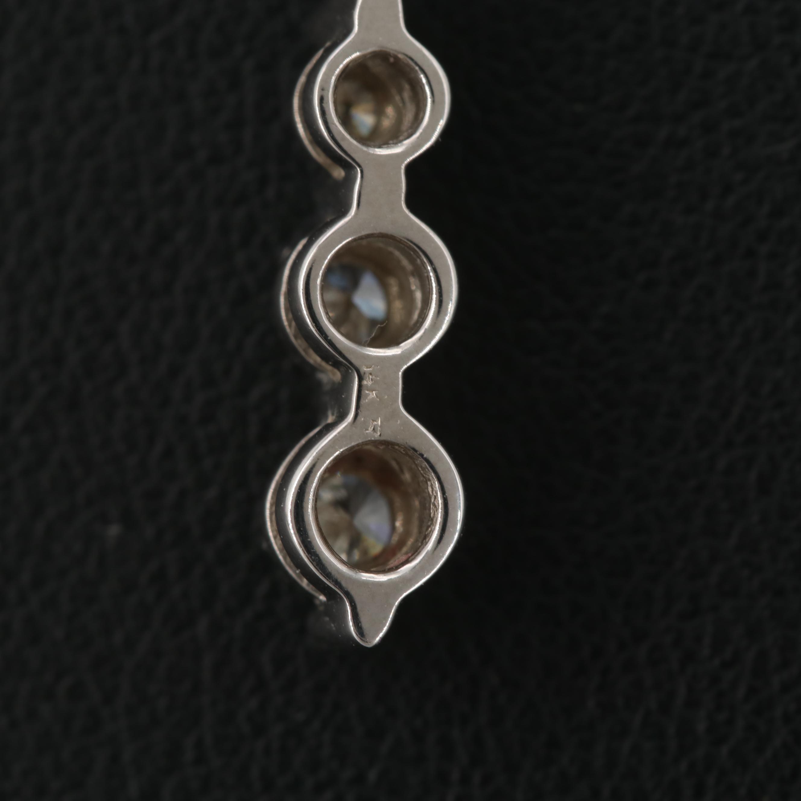 14K White Gold Diamond Pendant Necklace